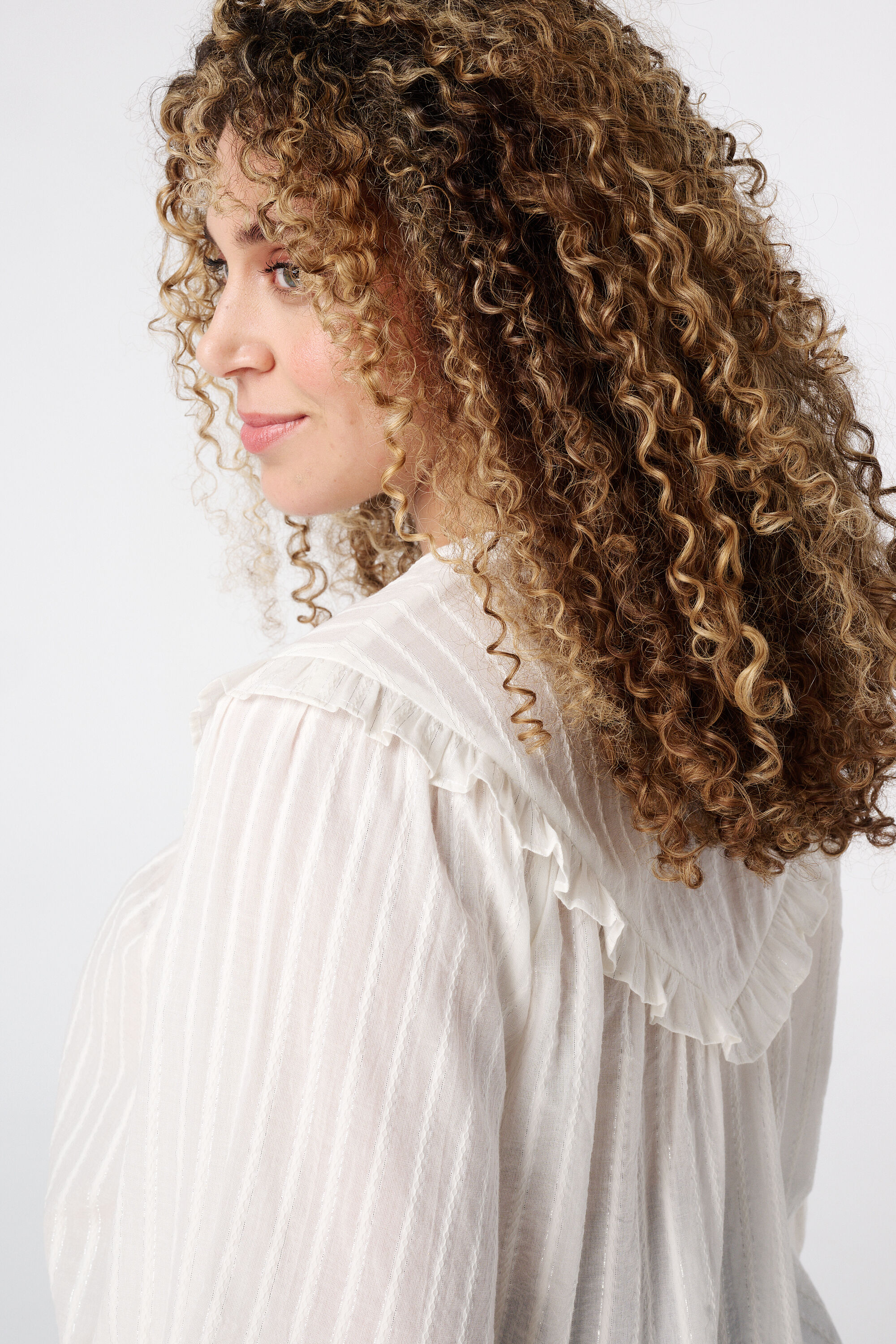 Bluse mit metallischen Verzierungen image number 4