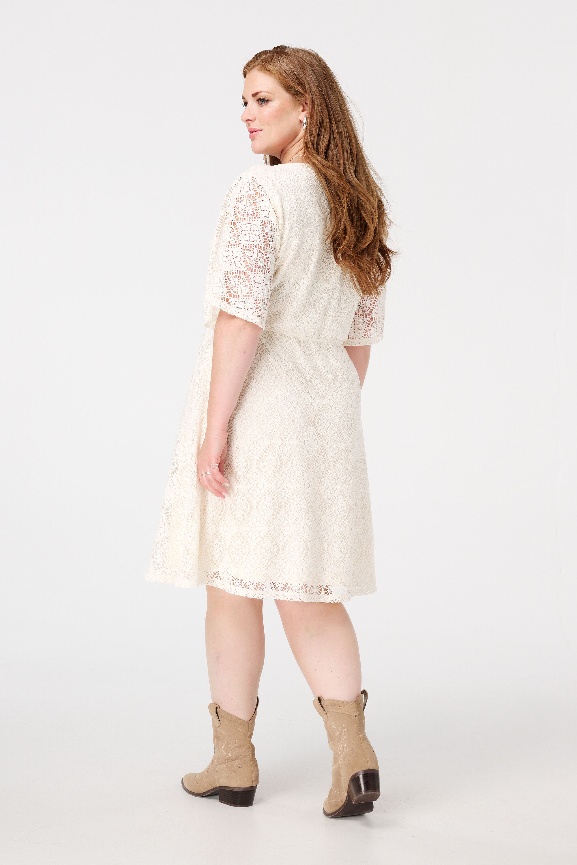 Kleid mit Stickerei-Look image number 3