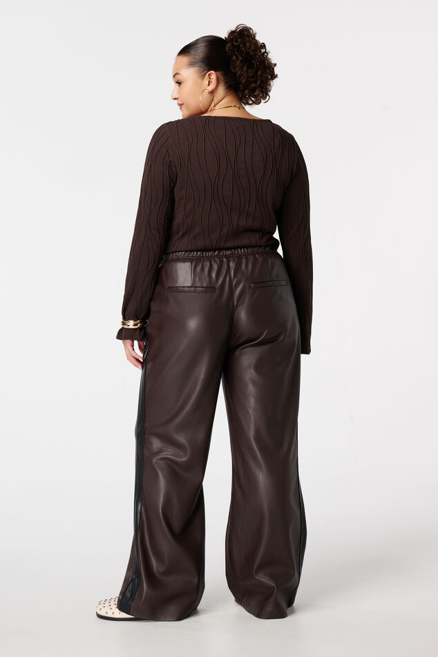 Weite Hose mit Seitenstreifen aus PU image number 3