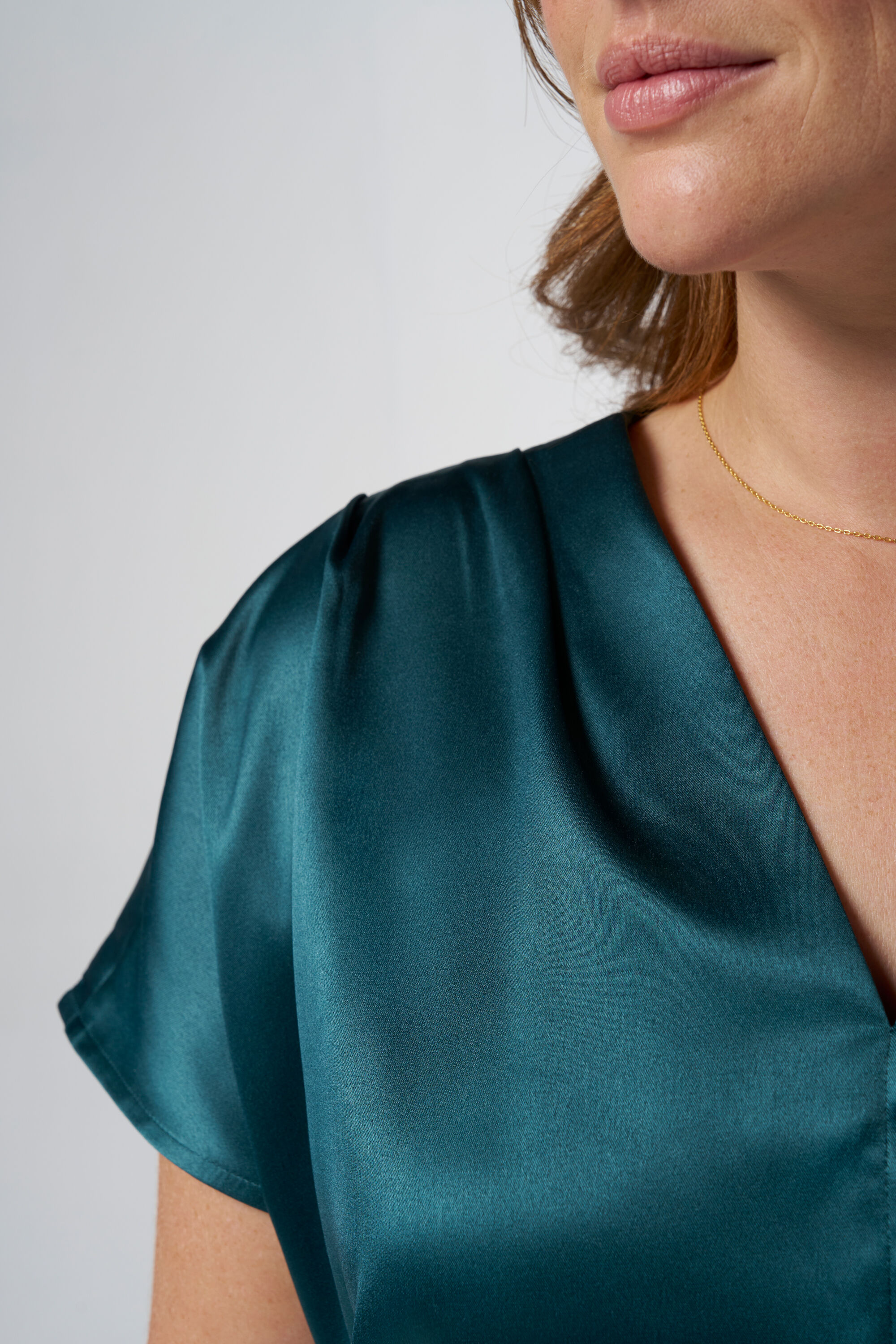 Bluse mit Satinoptik image number 4