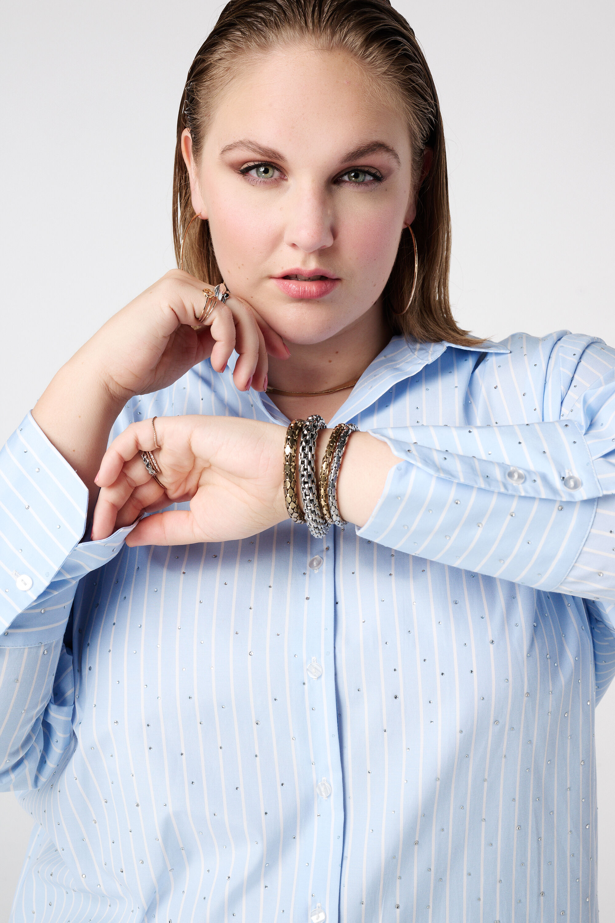 Gestreifte Bluse mit Strassdetails image number 4