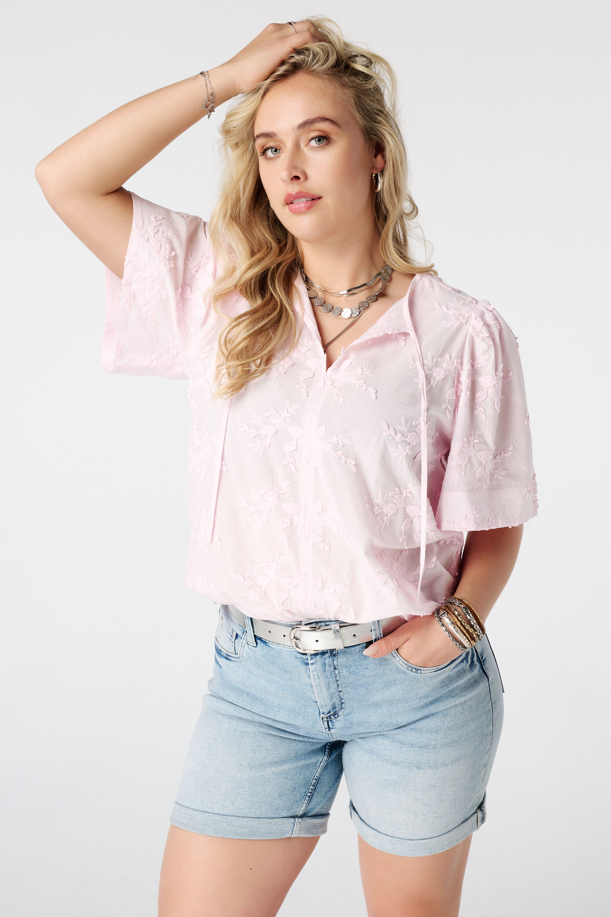 Baumwollbluse mit Stickerei image number 0