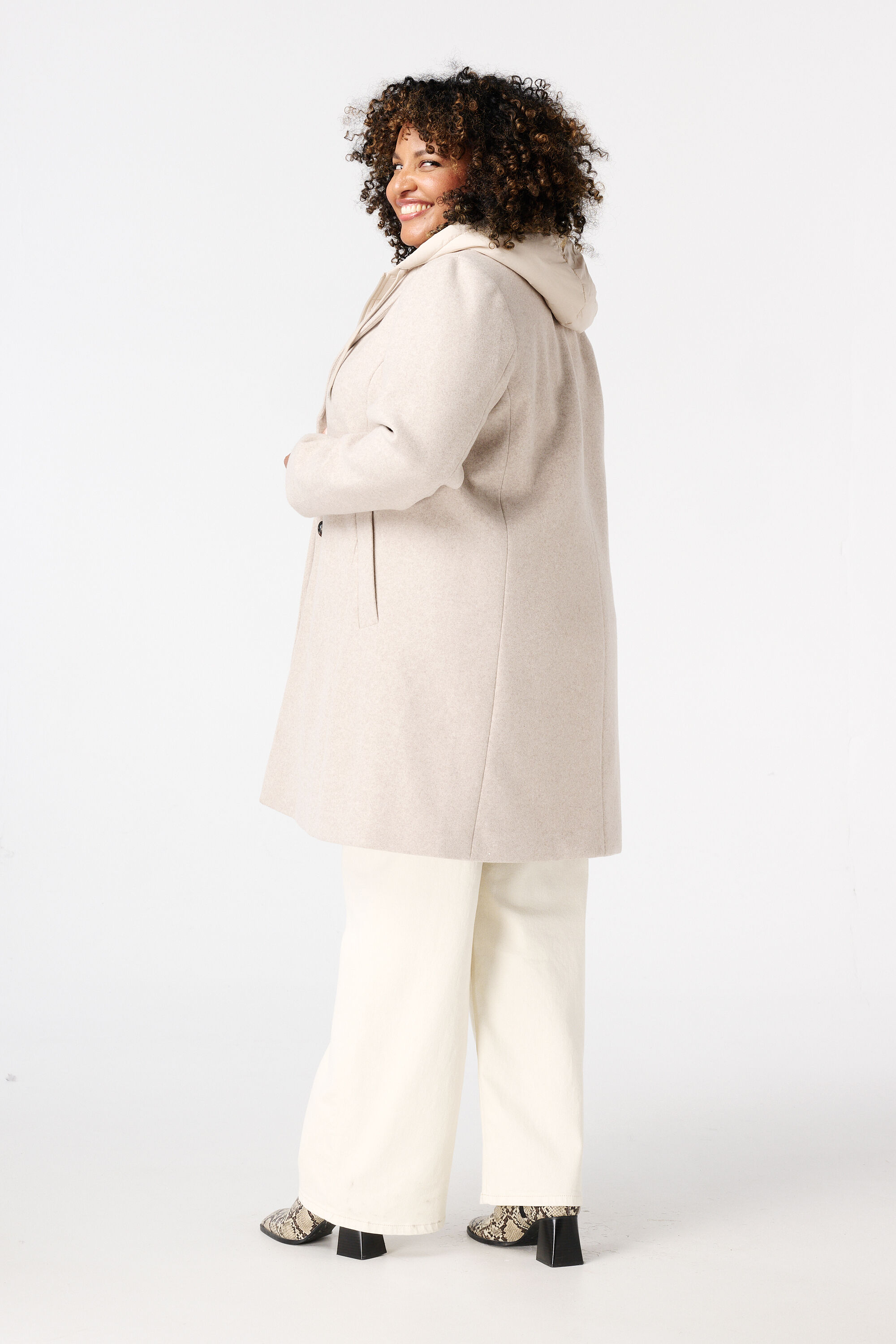 Mantel mit Kapuze image number 3