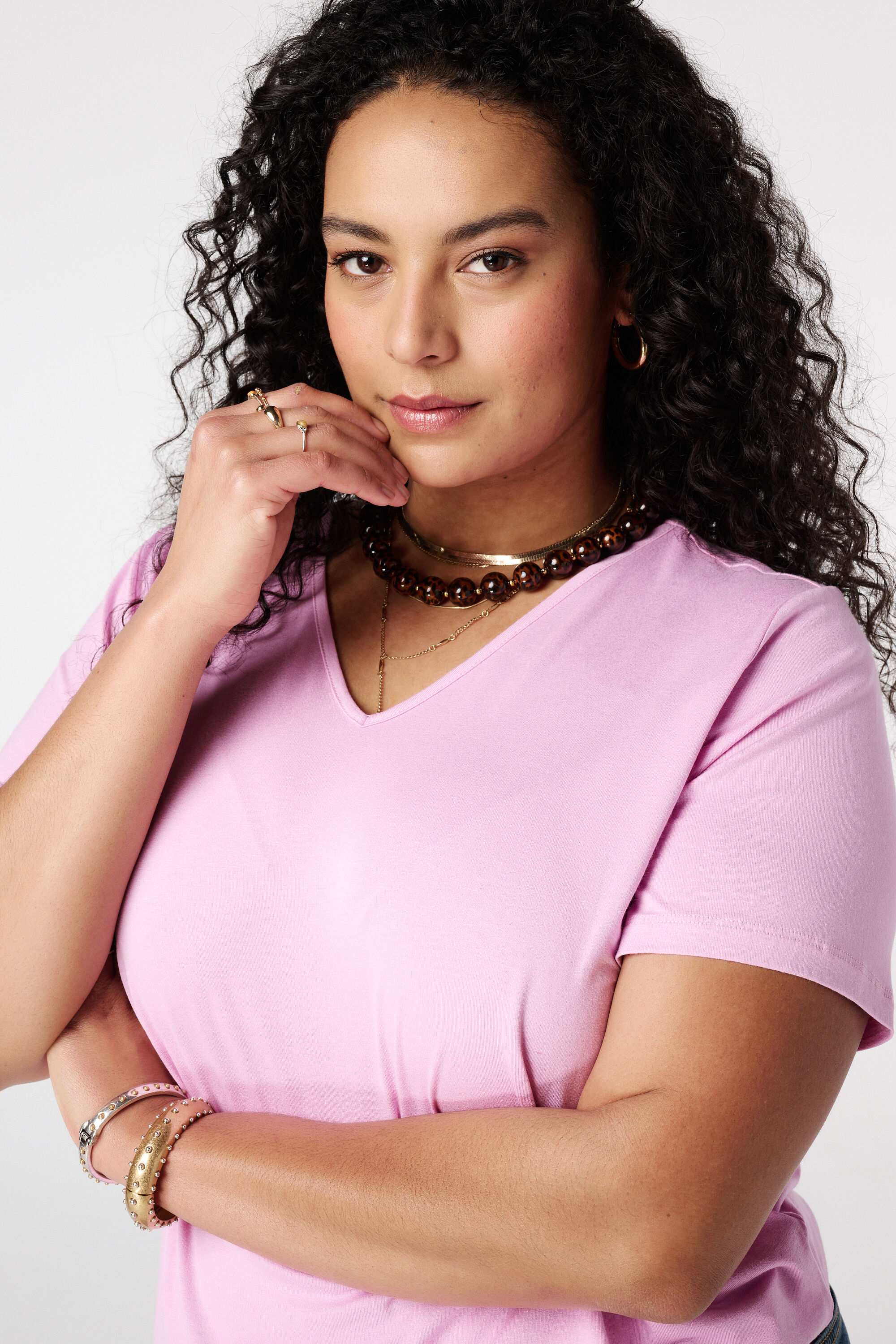 T-Shirt mit V-Ausschnitt image number 4