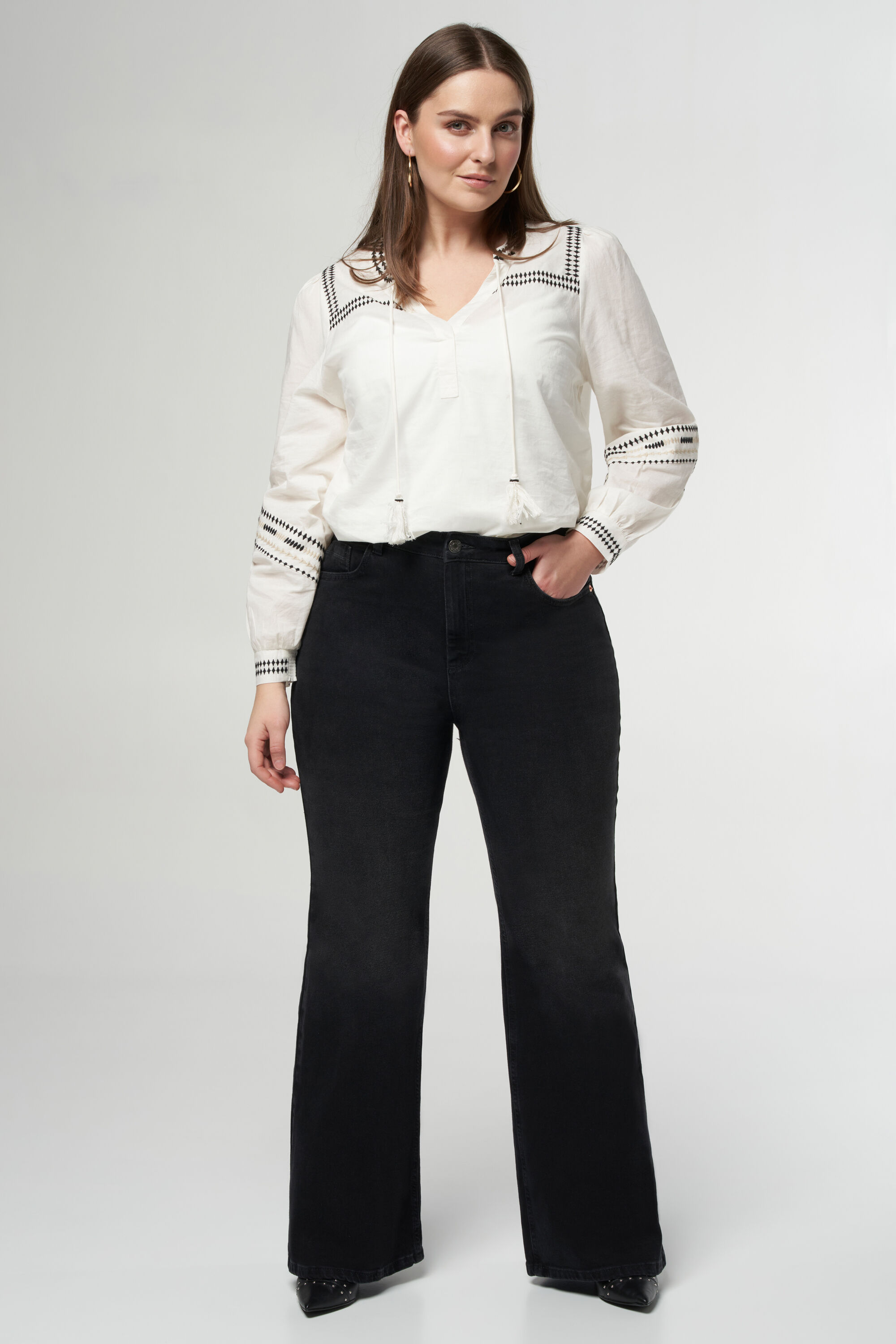 Schlaghose mit hoher Taille image number 6