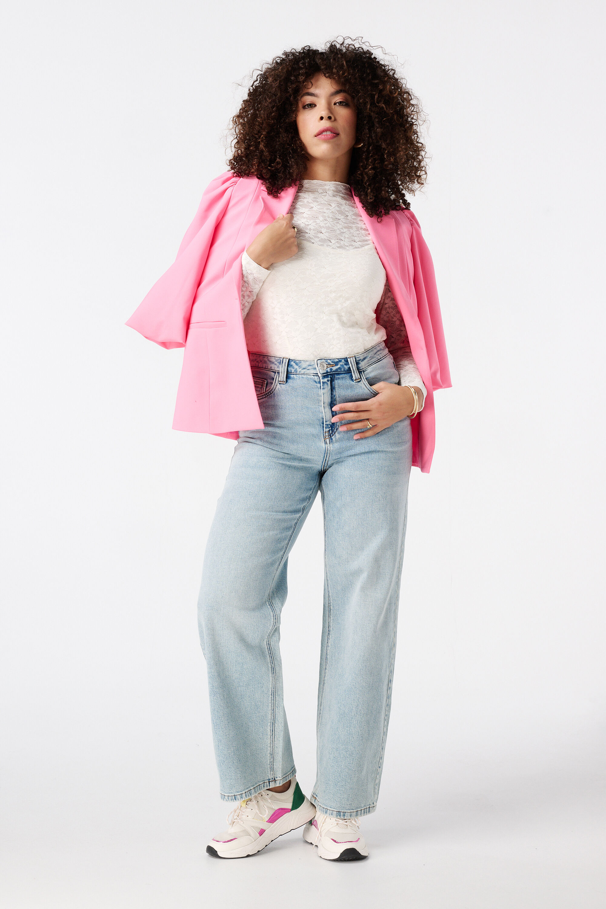 Spitzen-Oberteil mit geschlossenem Kragen image number 6