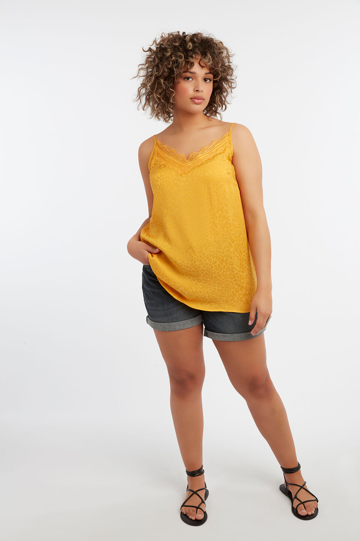 &Auml;rmellose Bluse mit subtilem Leoparden-Print image number 3