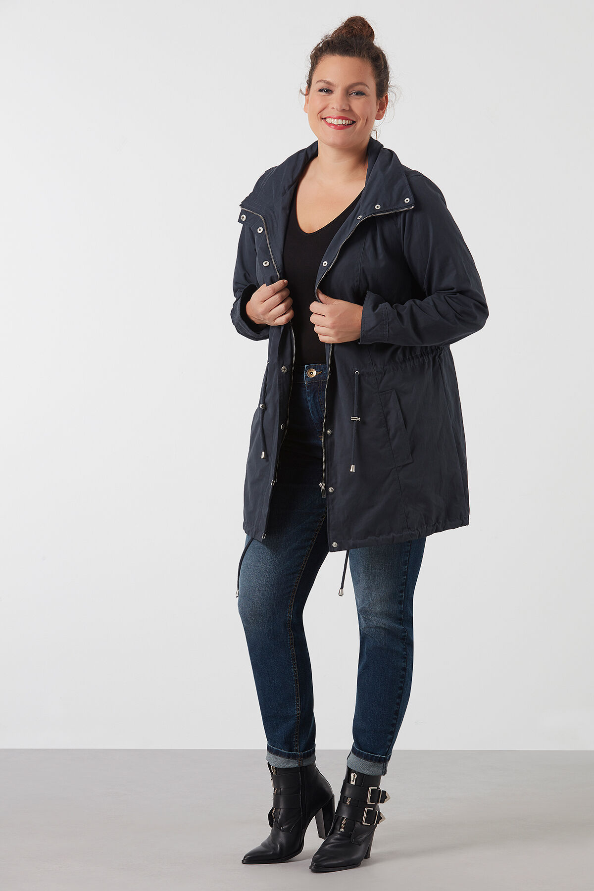 Parka mit floraler Stickerei image number 4