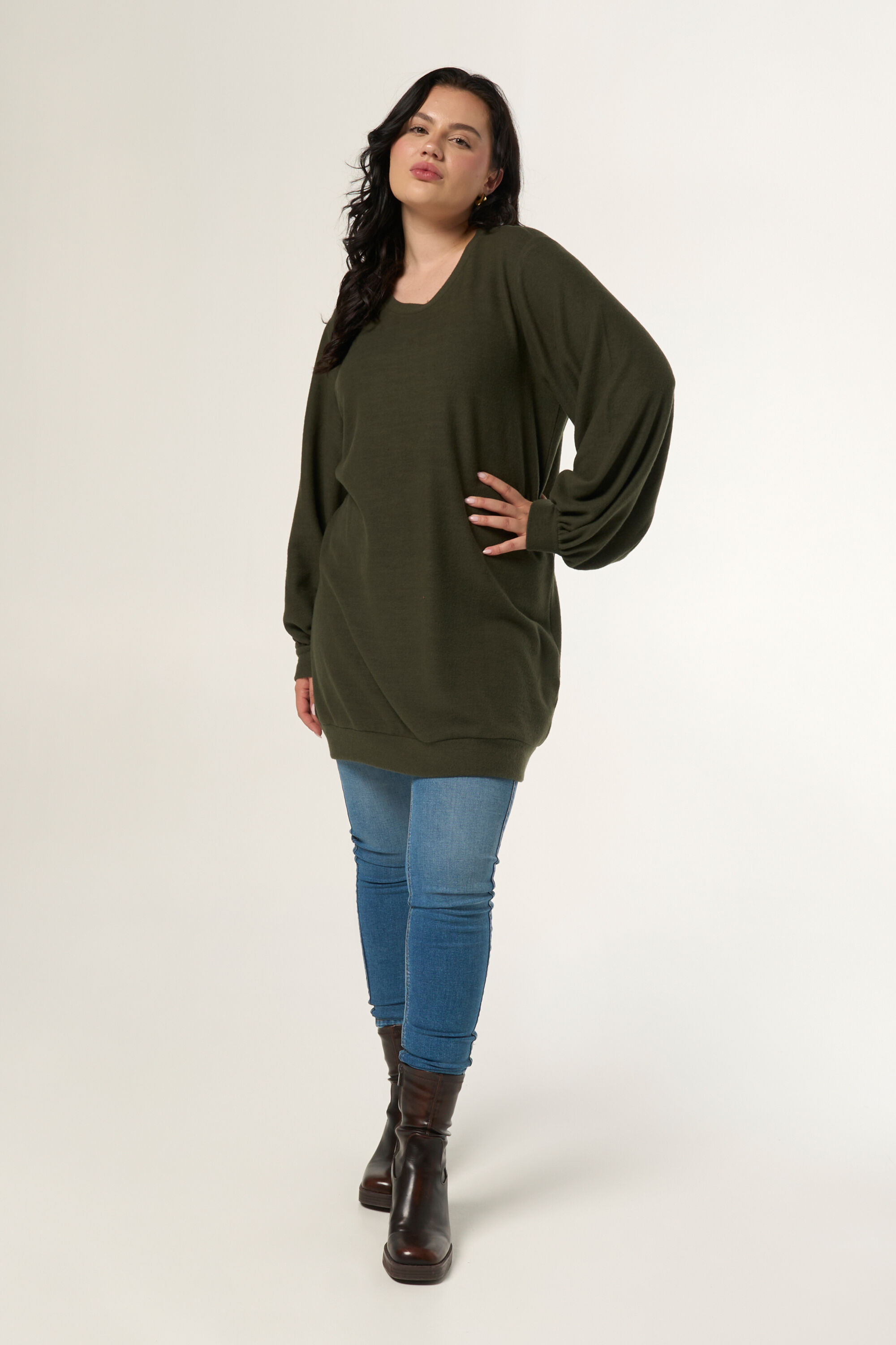 Langer Pullover mit Ballon&auml;rmeln image number 4