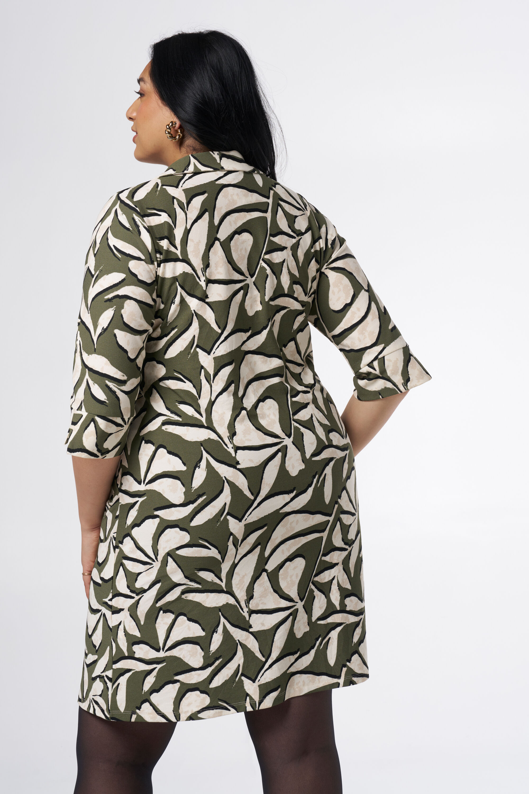 Kleid mit Taschen und Aufdruck image number 3