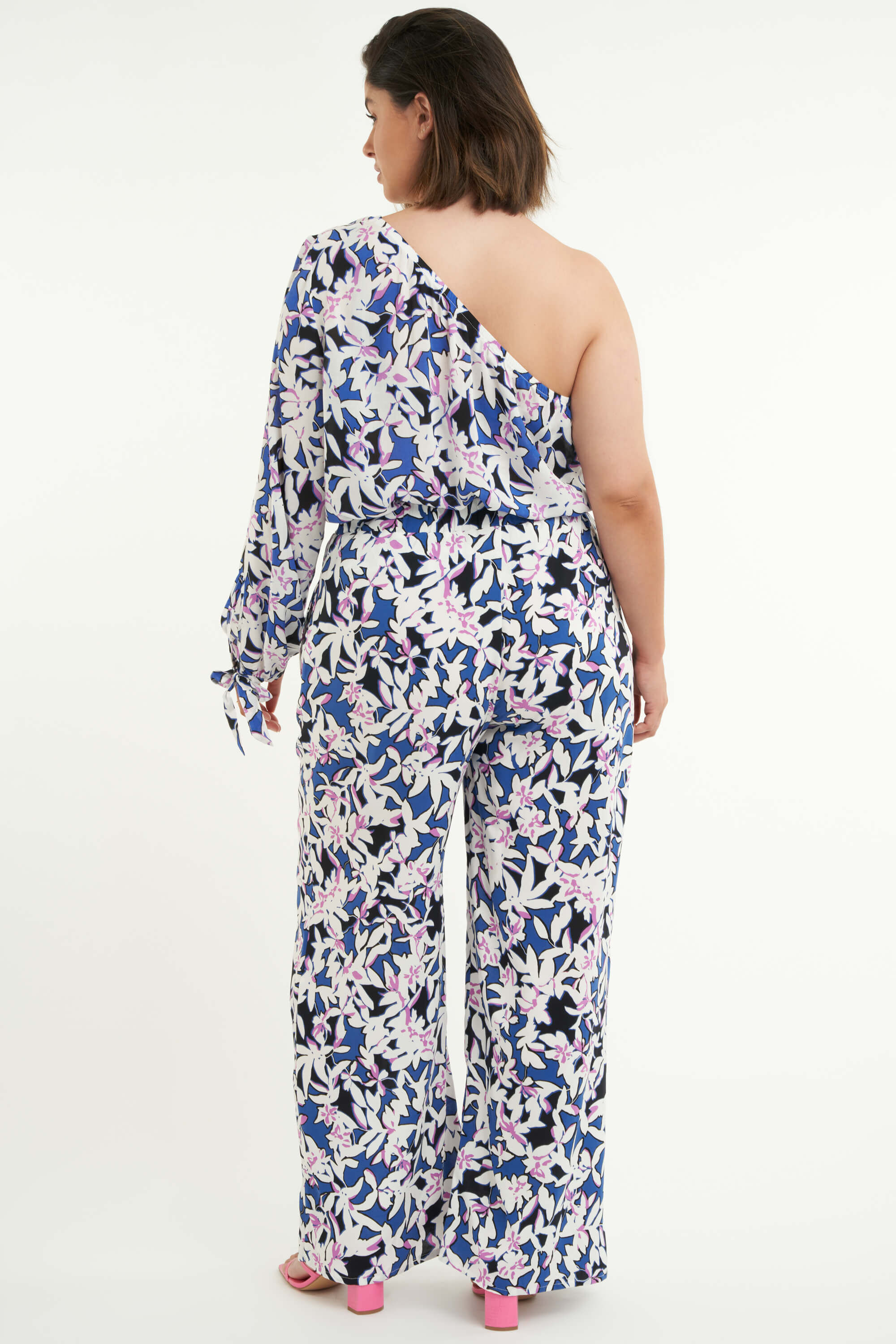 Weite Hose mit Schlitz  image number 4