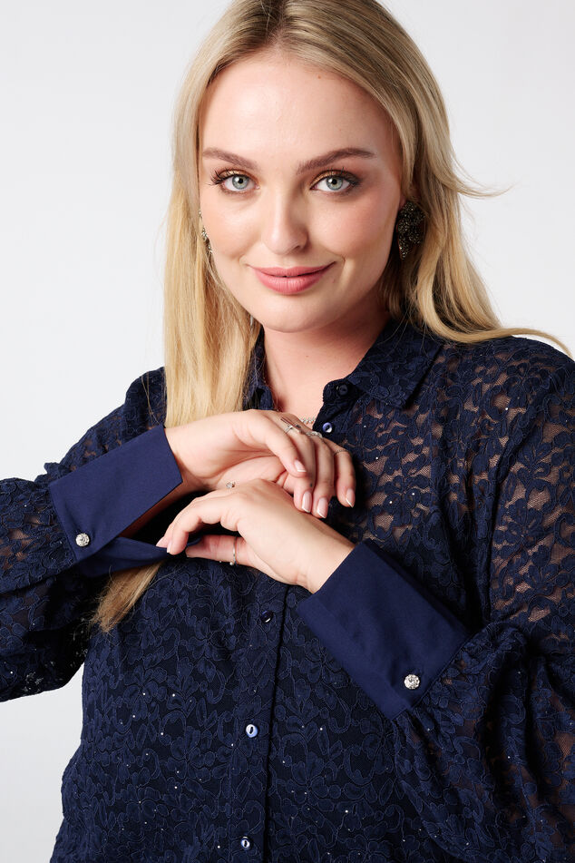 Top mit Spitze und Pailletten image number 4