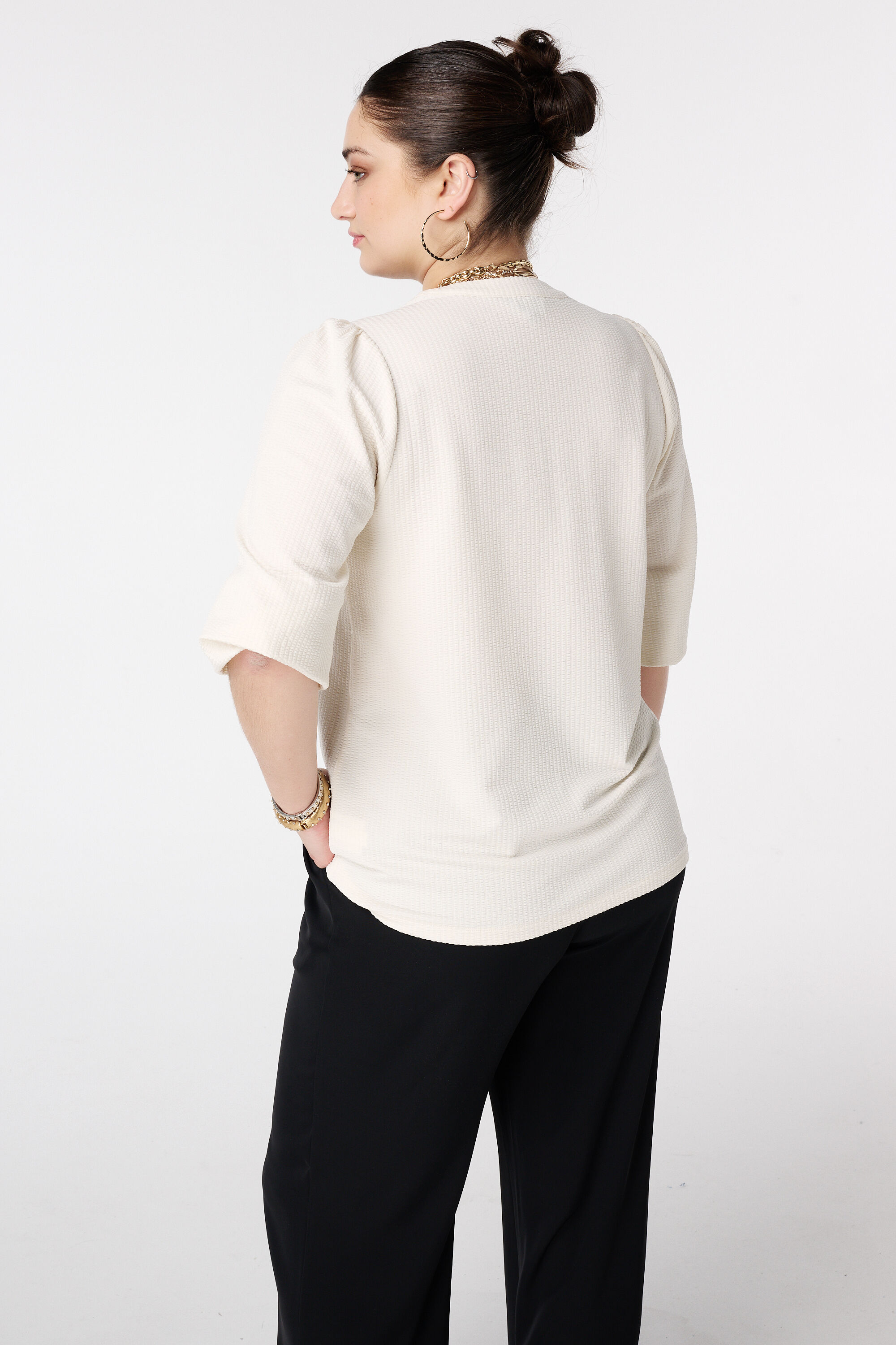 Top mit Stickerei und V-Ausschnitt image number 3