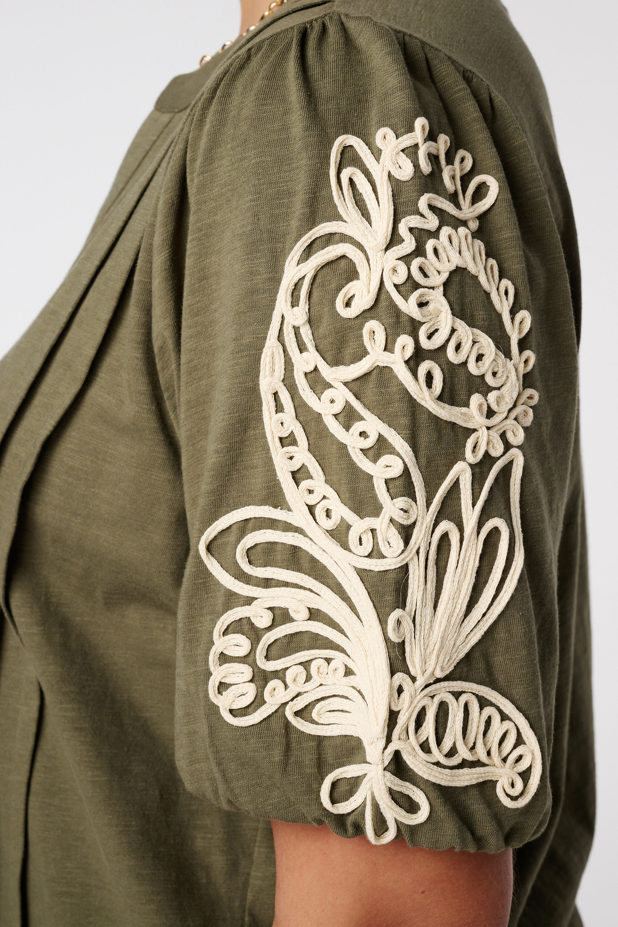 Oberteil mit bestickten &Auml;rmeln image number 6