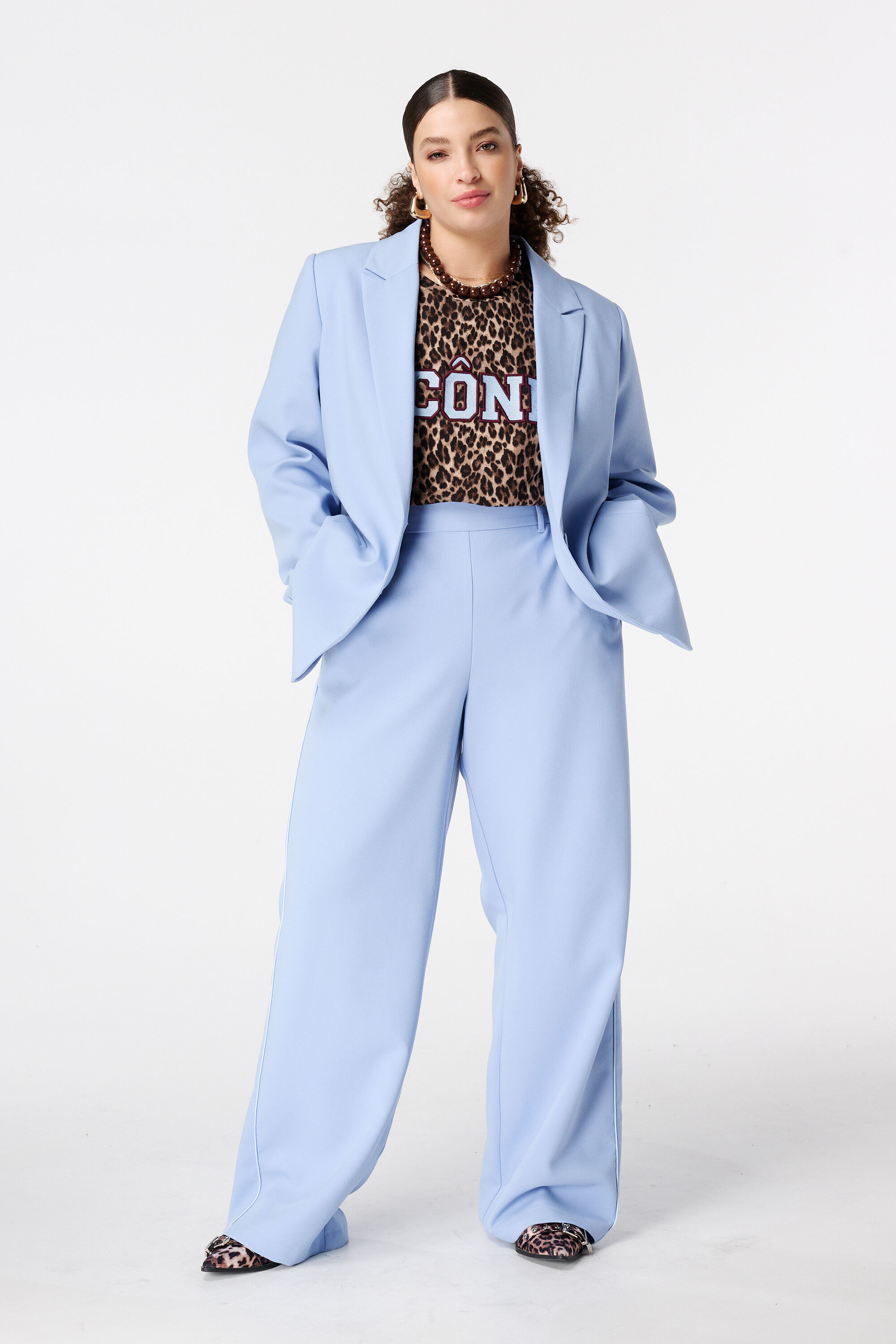 T-Shirt mit Tierprint image number 5