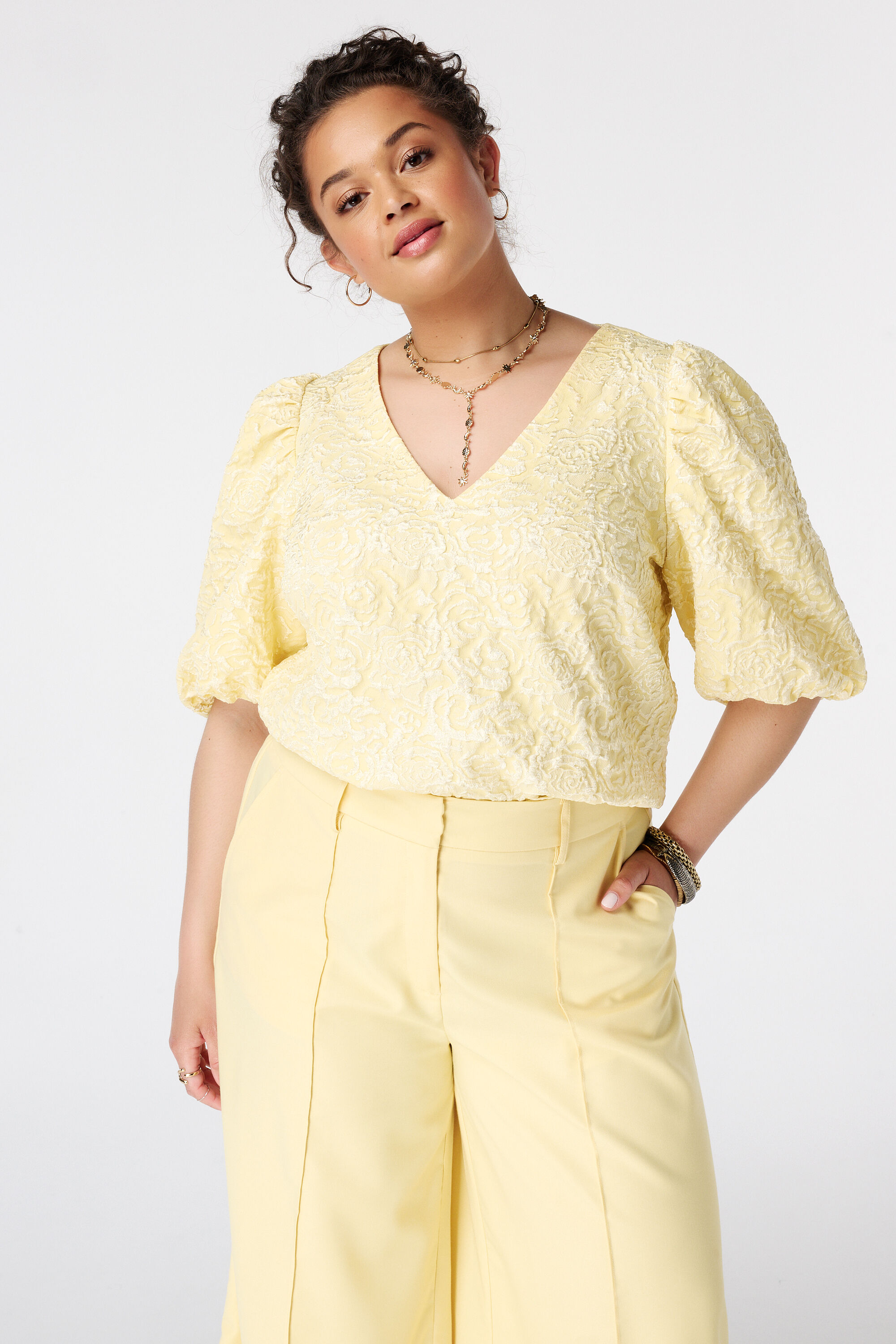 Jacquardbluse mit Puff&auml;rmeln