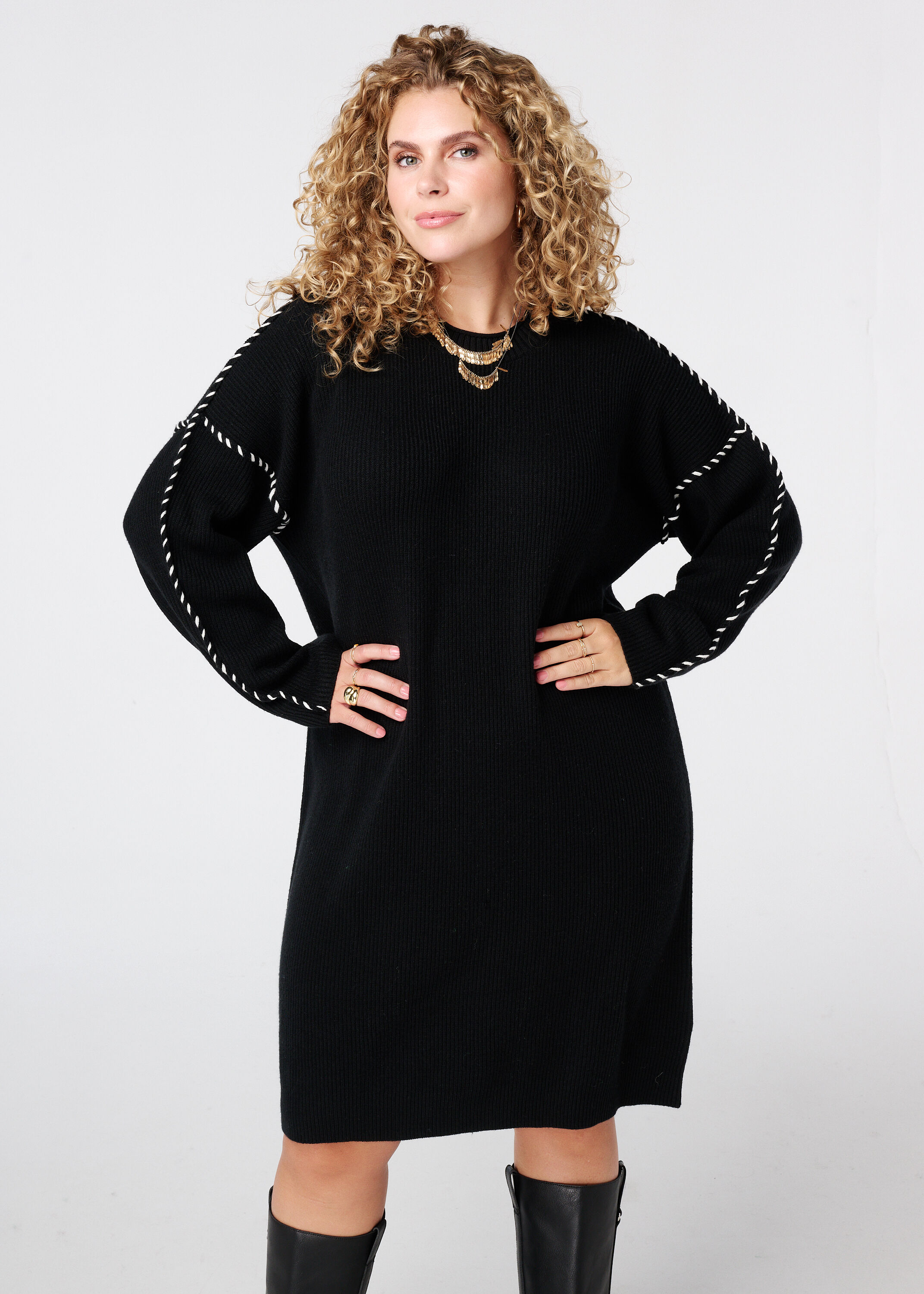 Strickkleid mit Ziern&auml;hten image number 5