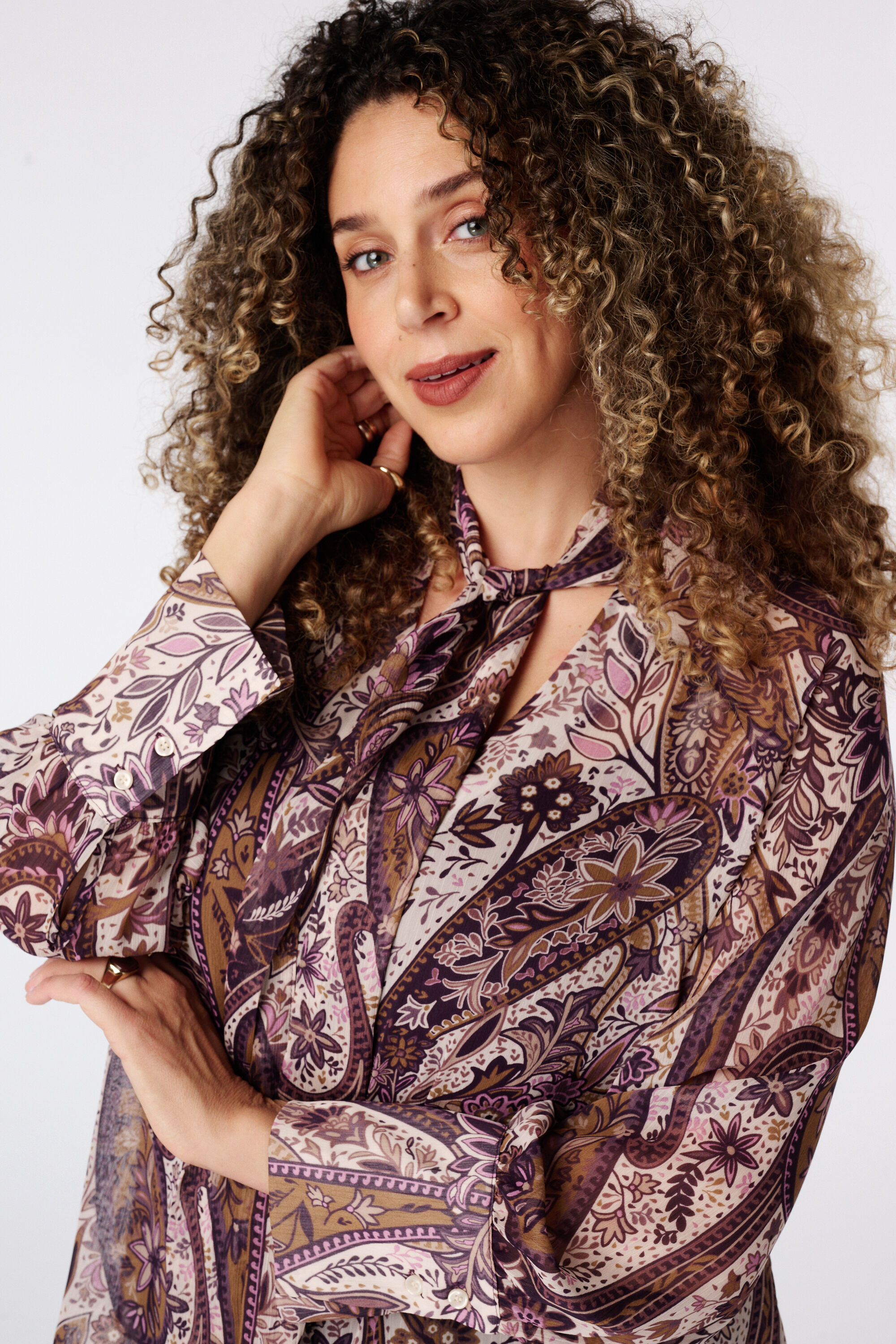 Bluse mit Schal image number 4