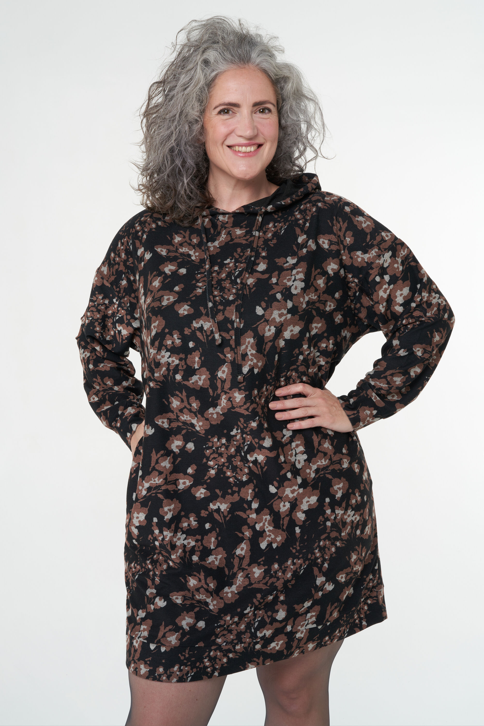 Pulloverkleid mit Kapuze image number 0