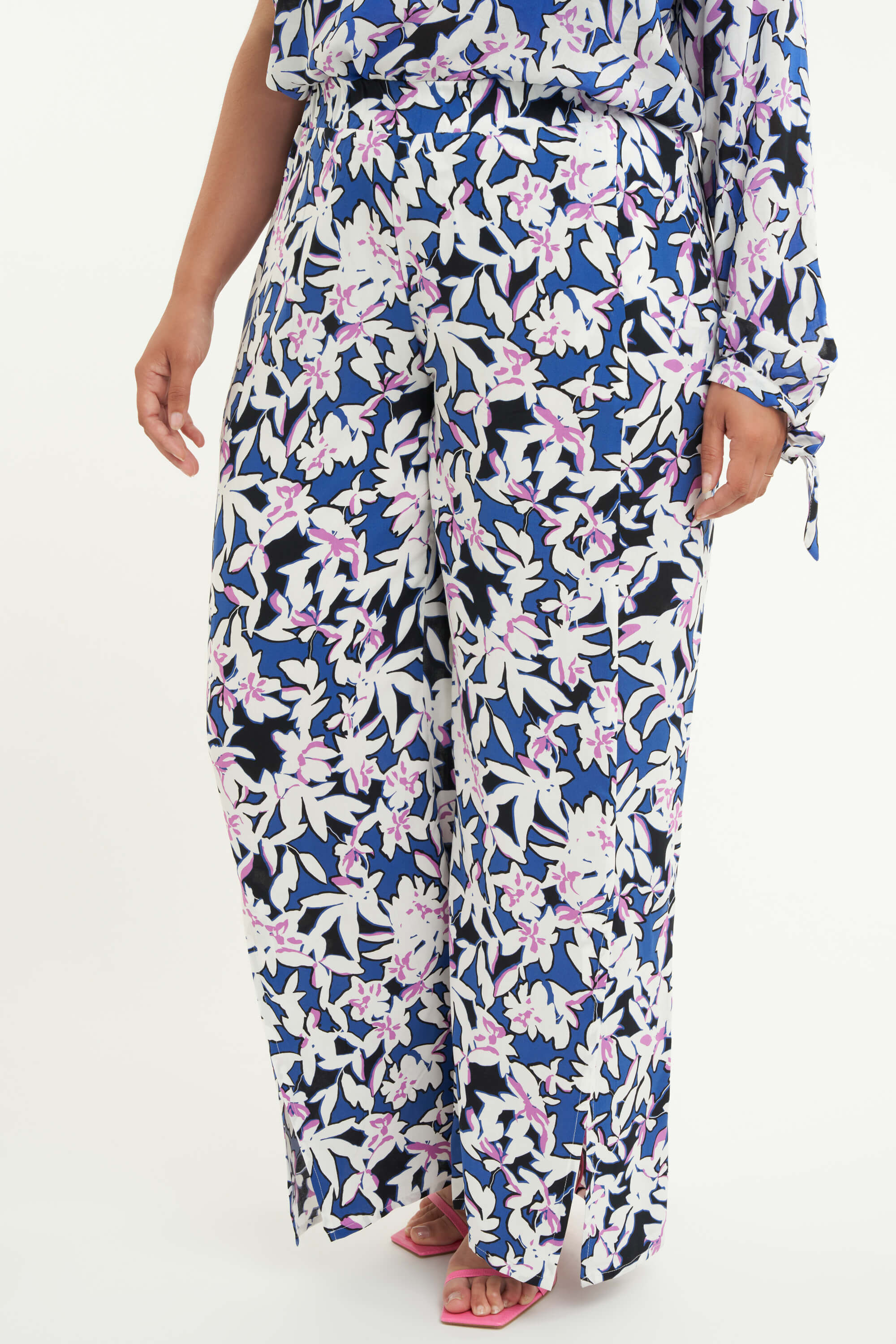 Weite Hose mit Schlitz  image number 5