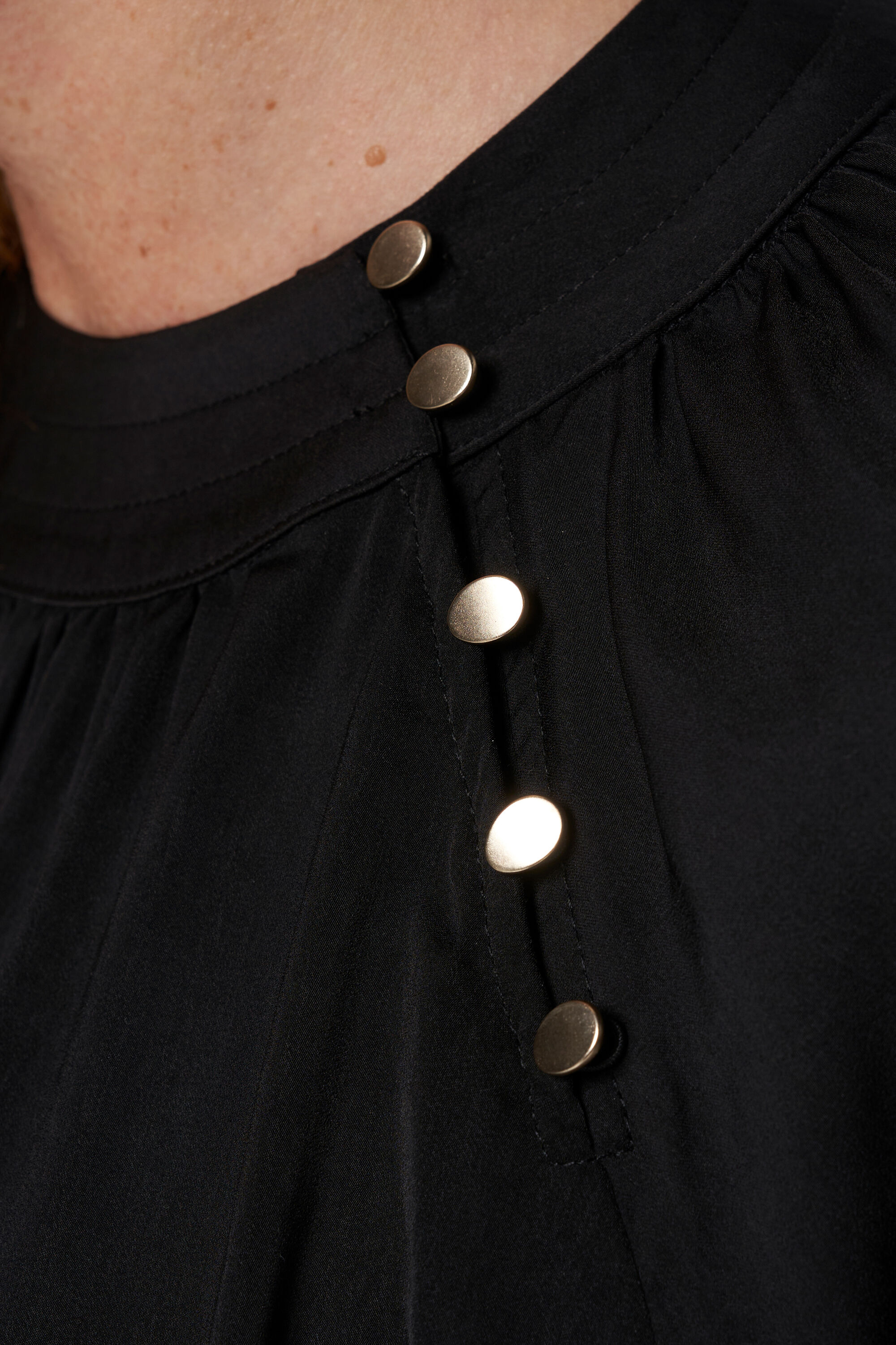 Bluse mit goldenen Kn&ouml;pfen image number 4