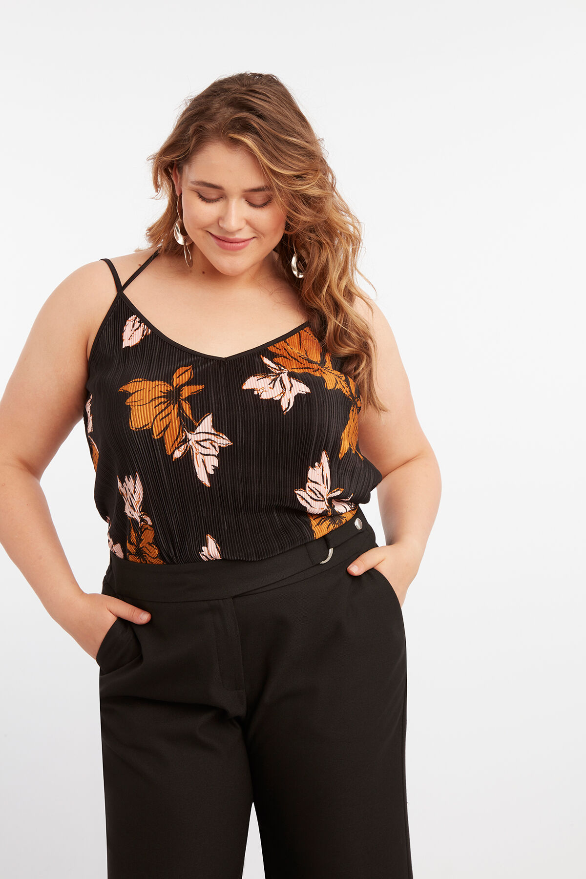 Plissee-Top mit Blumen-Motiv image number 5