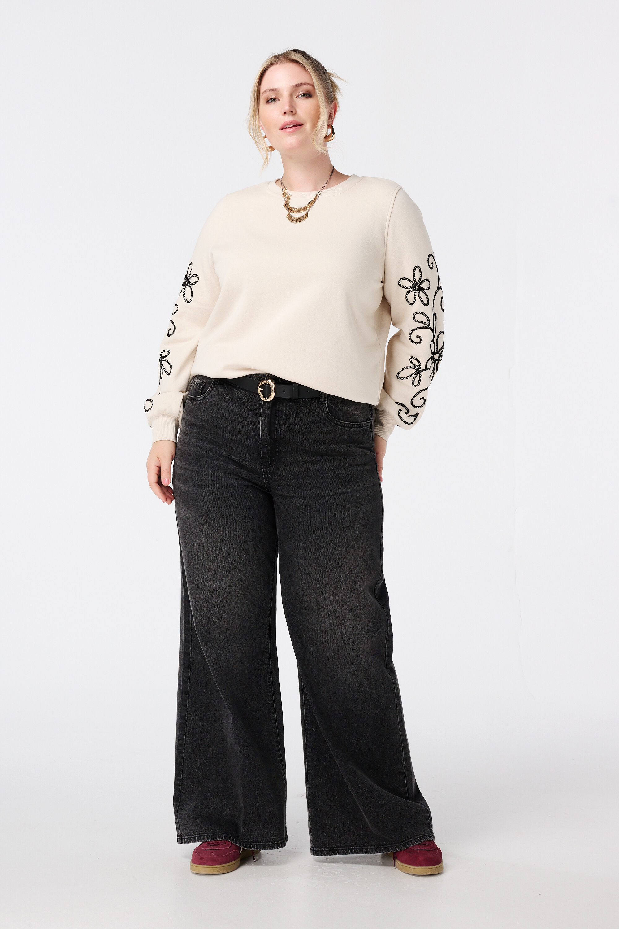 Pullover mit Stickdetails image number 5