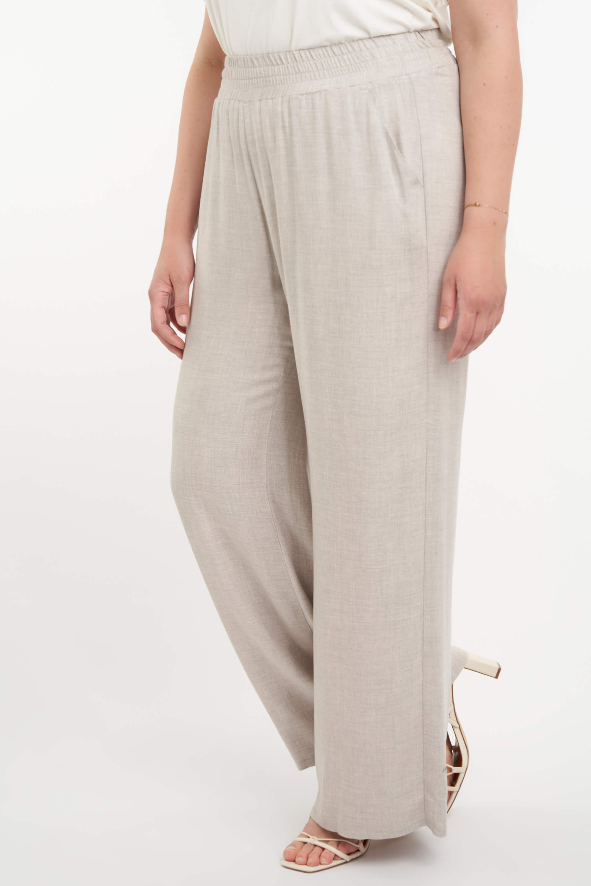 Hose mit weitem Bein image number 6