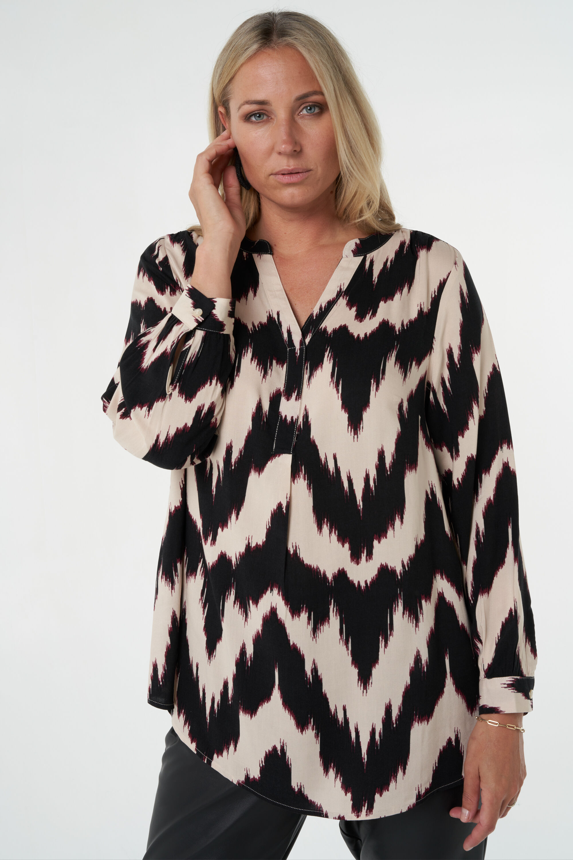 Bluse mit Print image number 6