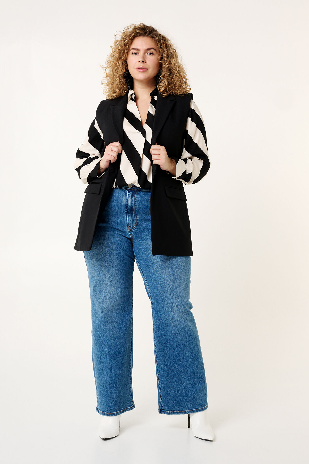 Weste image number 6