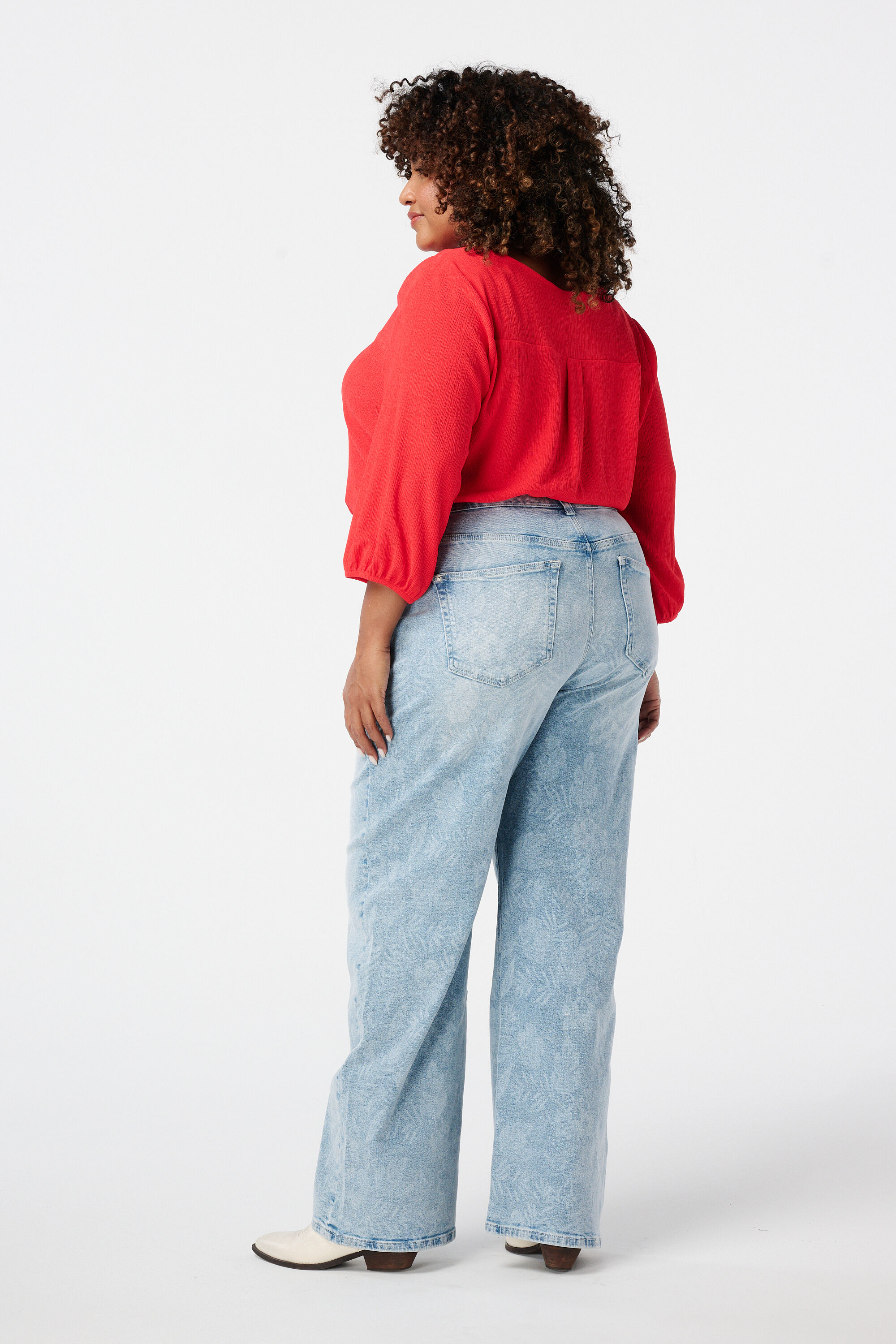 Jeans mit weitem Bein und Blumen-Print image number 3