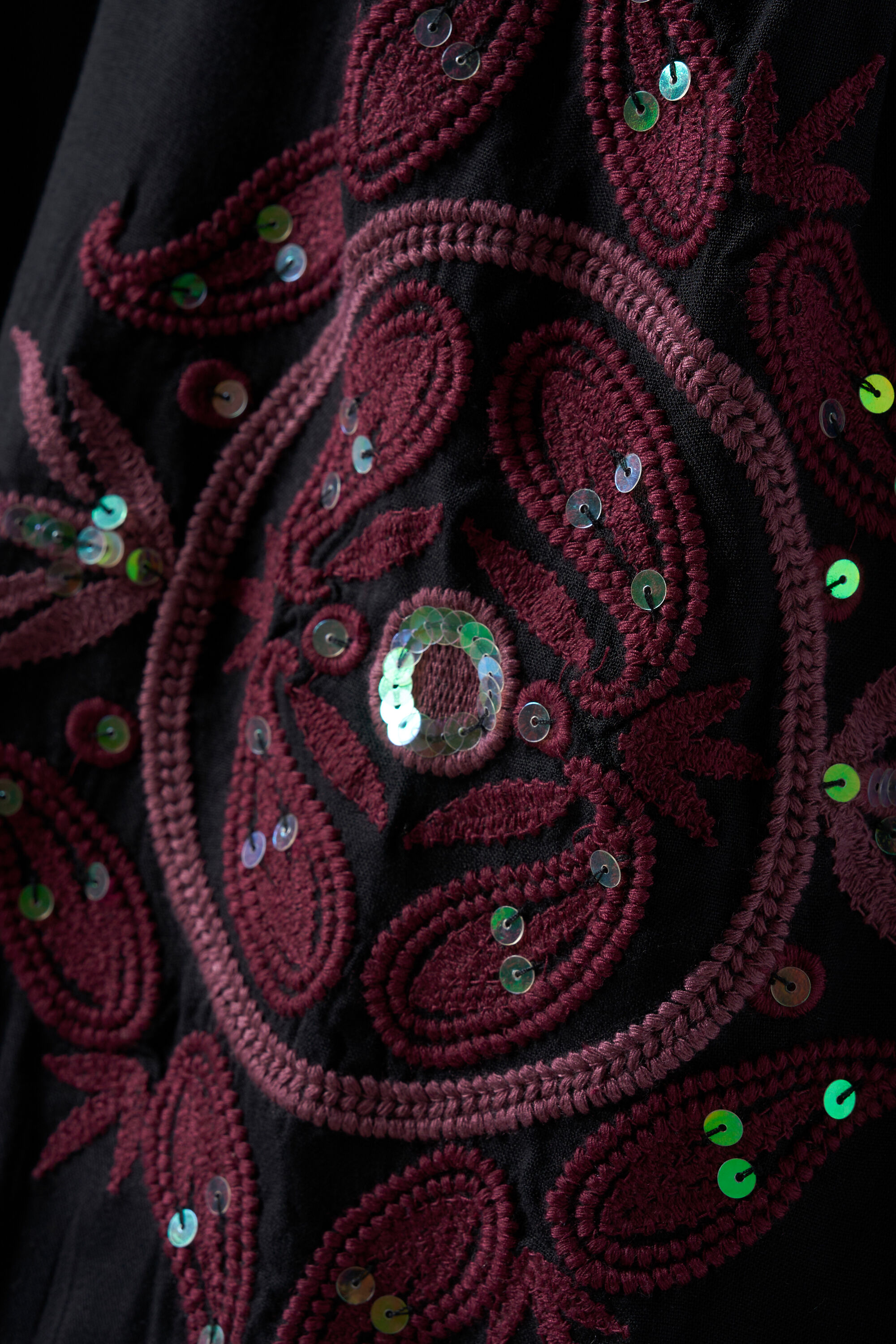 Bluse mit Stickerei  image number 4