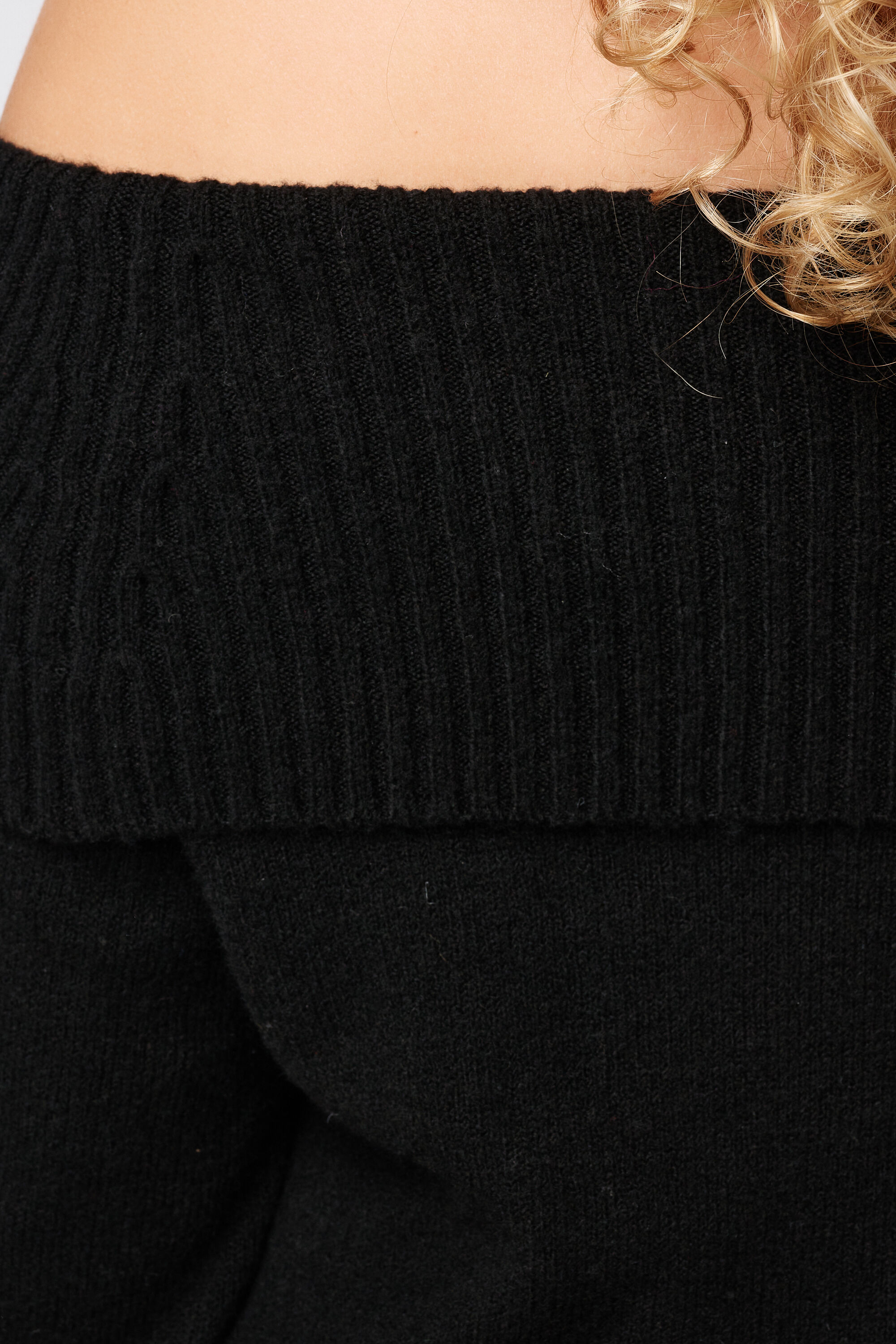 Strickkleid mit schulterfreiem Ausschnitt image number 6