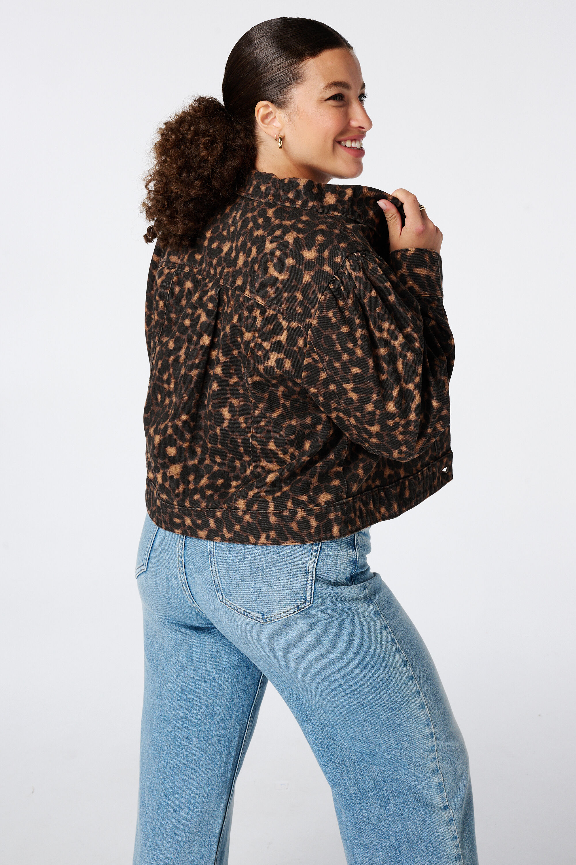 Jeansjacke mit Animalprint image number 3