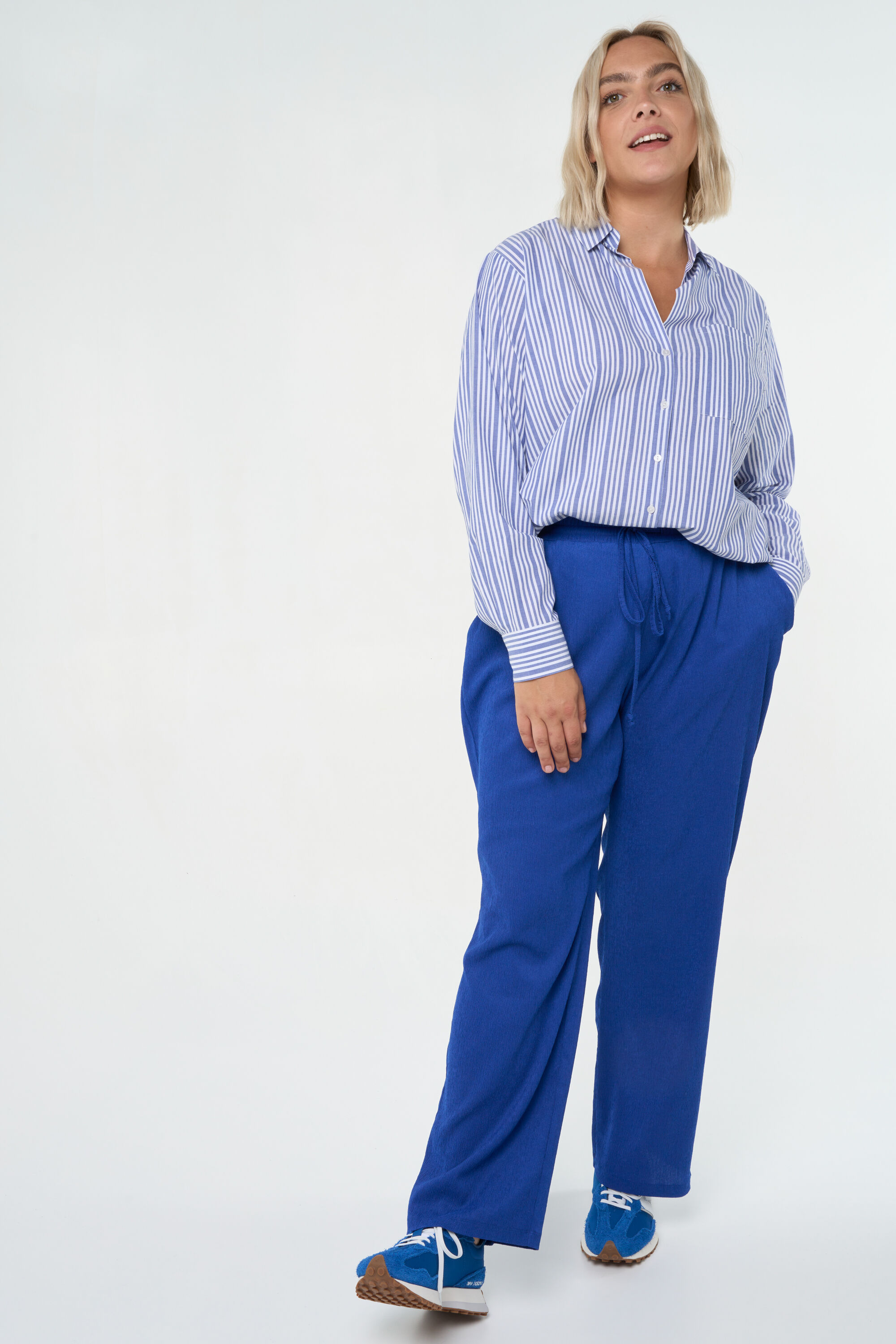 Gestreifte Bluse mit lockerer Passform image number 7