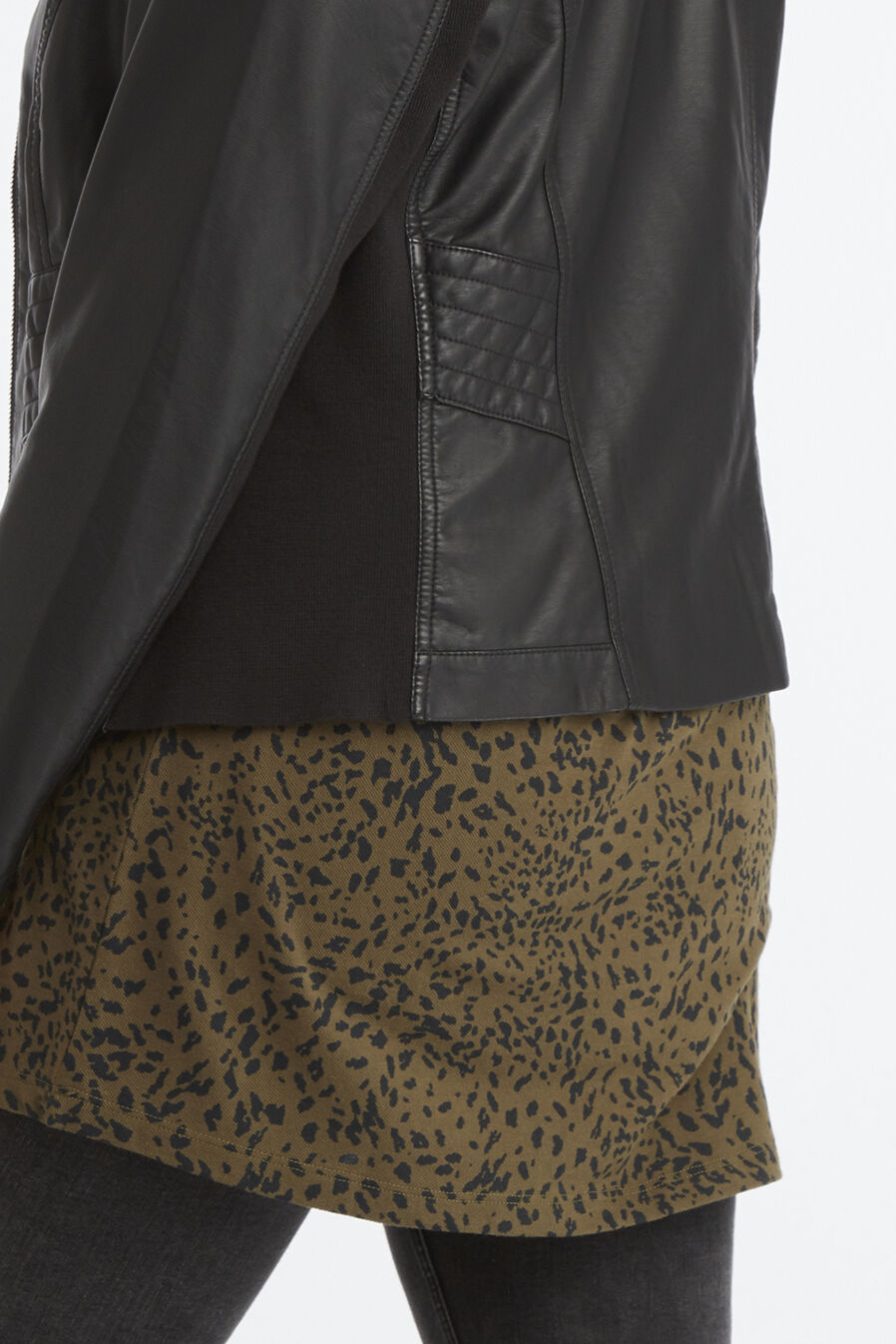 Jacke aus Kunstleder mit rundem Halsausschnitt image number 4