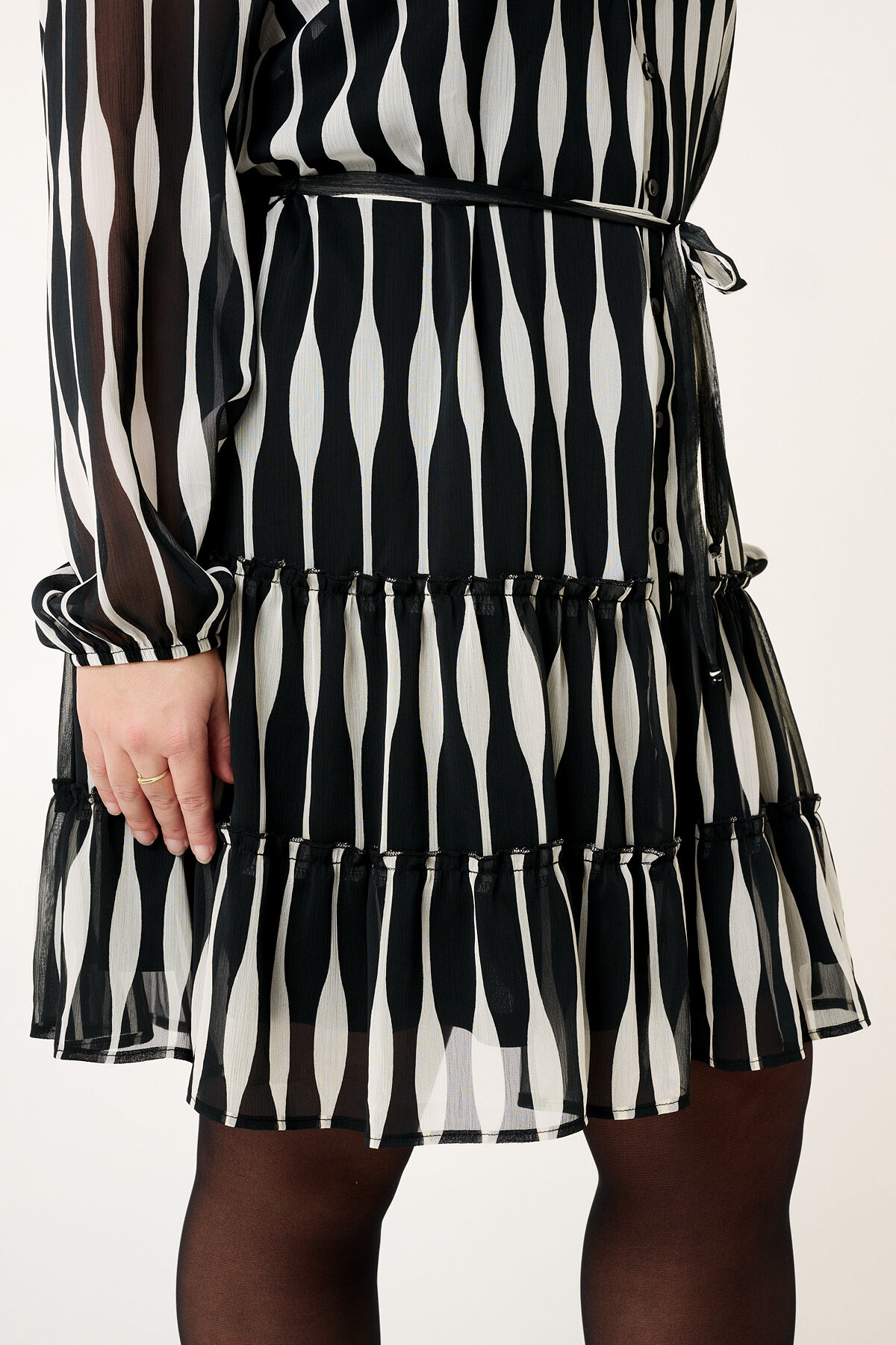 Kleid mit zweifarbigen Druck image number 4