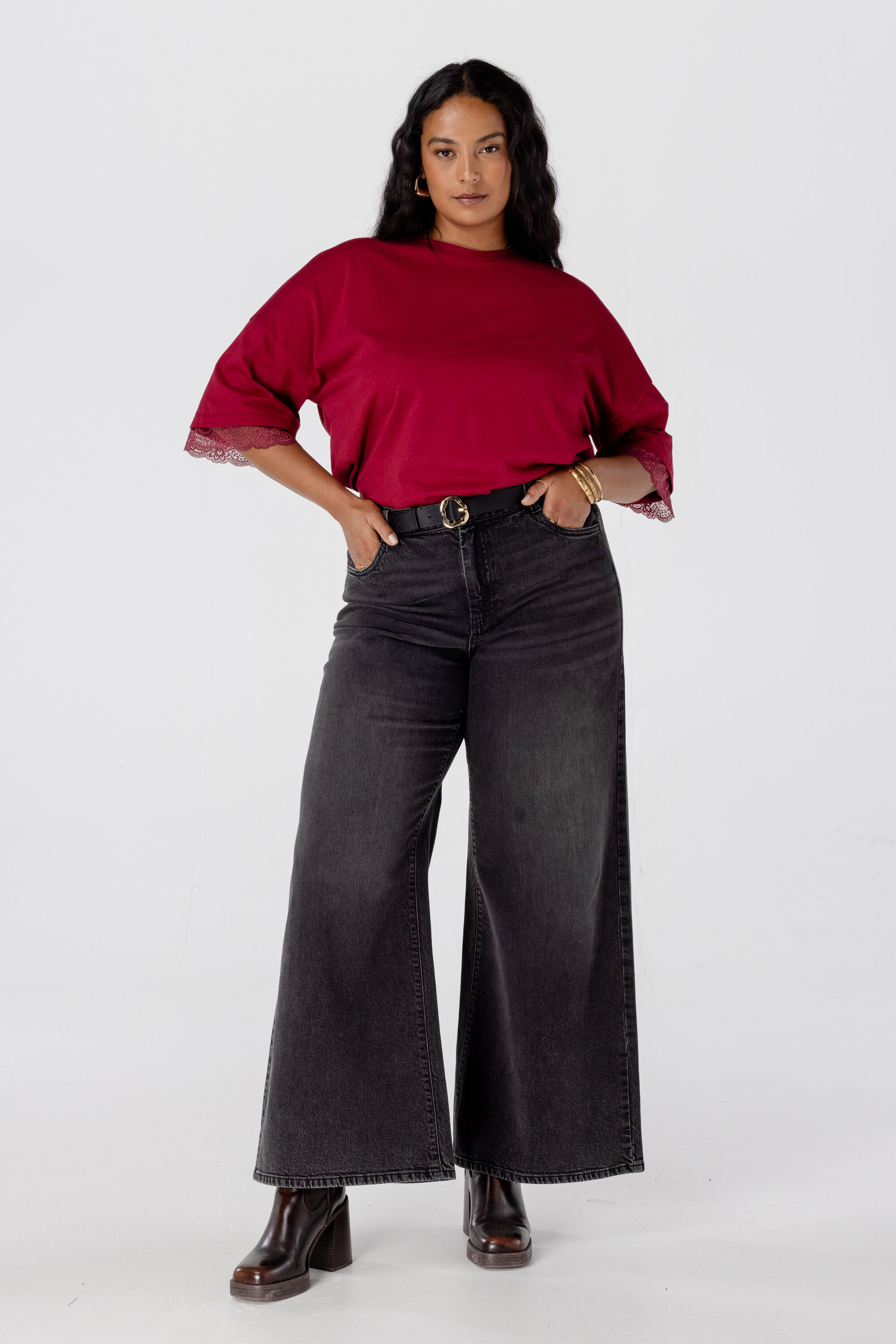 T-Shirt mit Spitzendetails image number 5