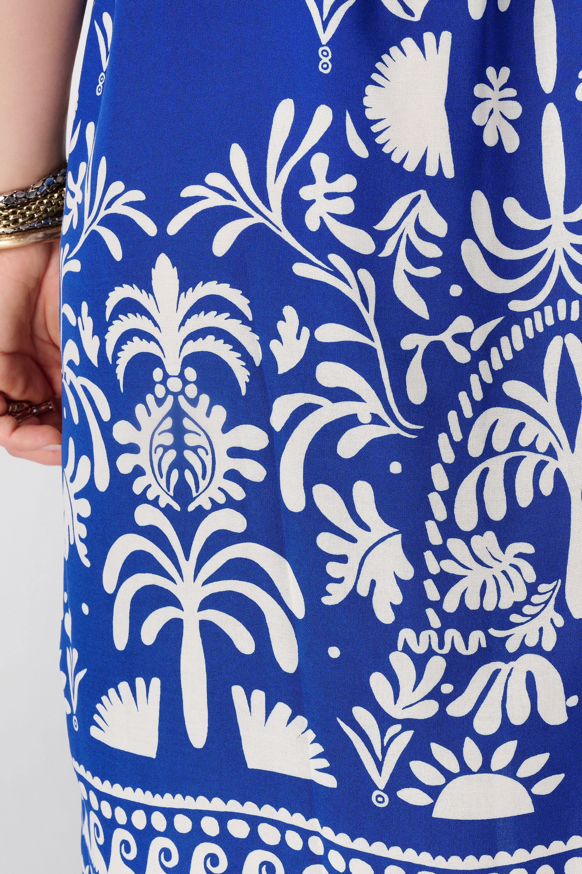 Kleid mit V Ausschnitt image number 6