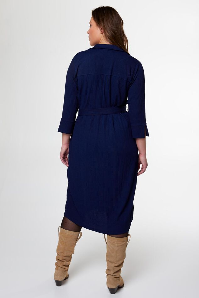 Kleid mit strukturiertem Stoff  image 4