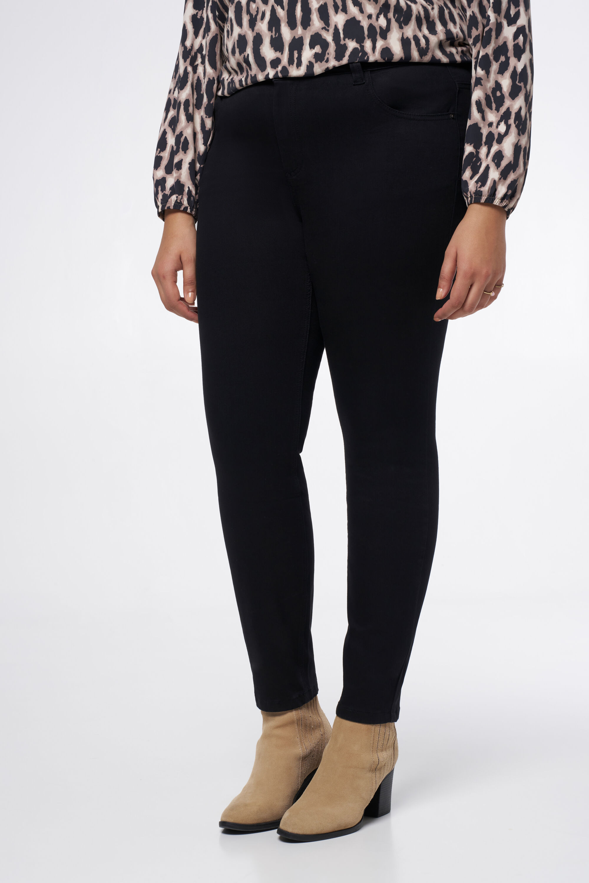 Slim-Leg-Jeans IRIS image number 5