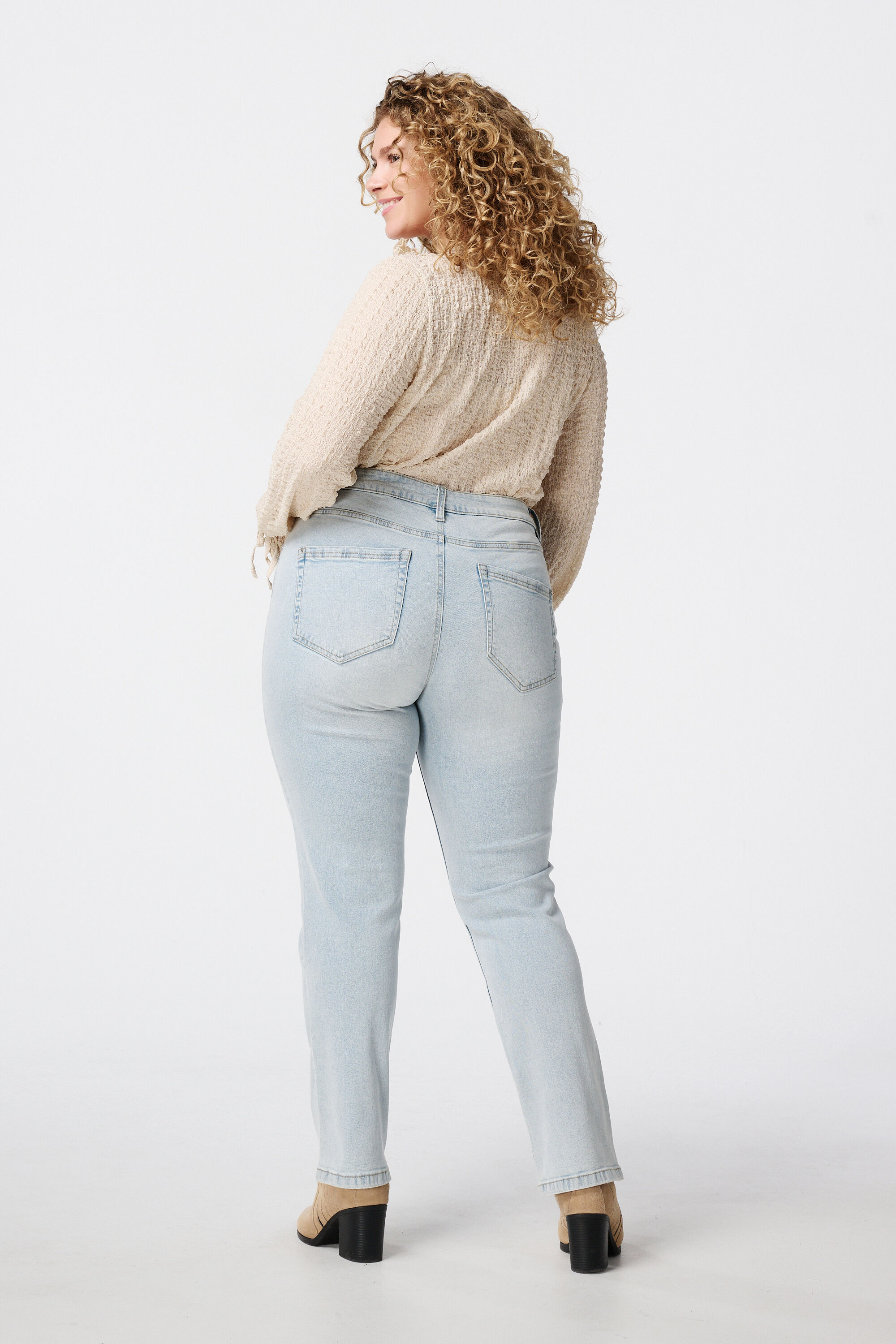 Straight-Leg-Jeans LILY image number 3