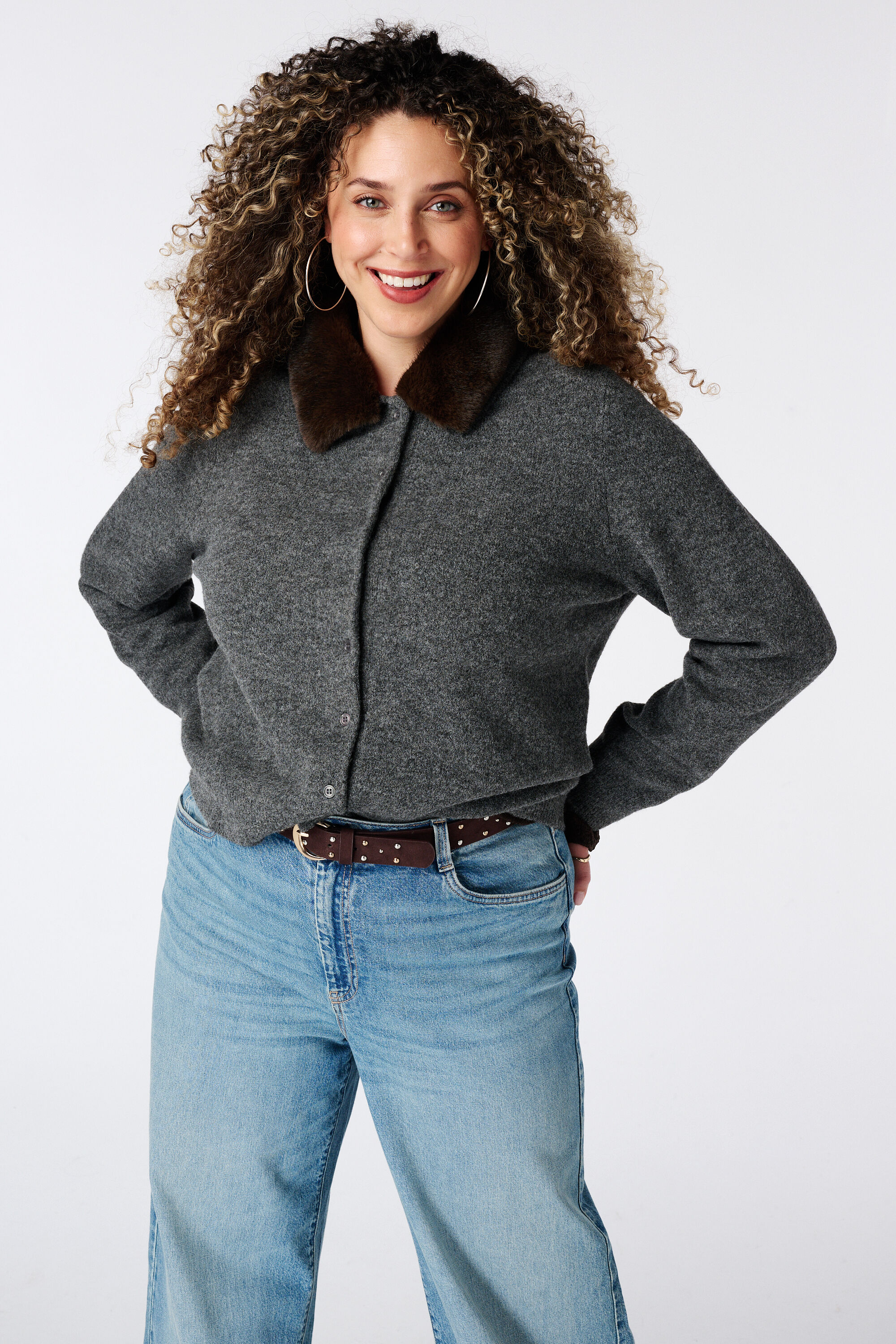 Strickjacke mit Kunstfellkragen image number 0