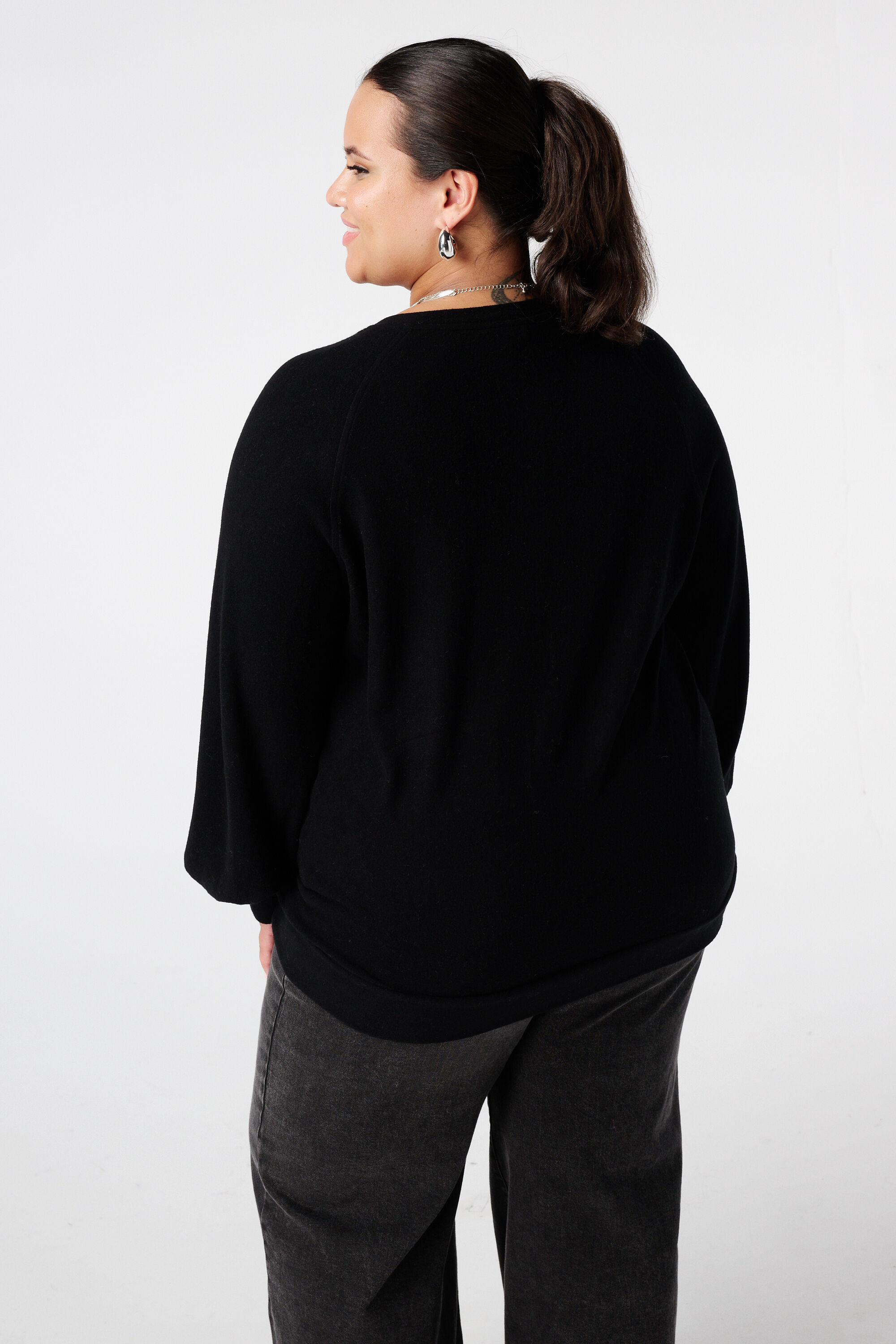 Velours-Pullover mit Strasskn&ouml;pfen image number 3