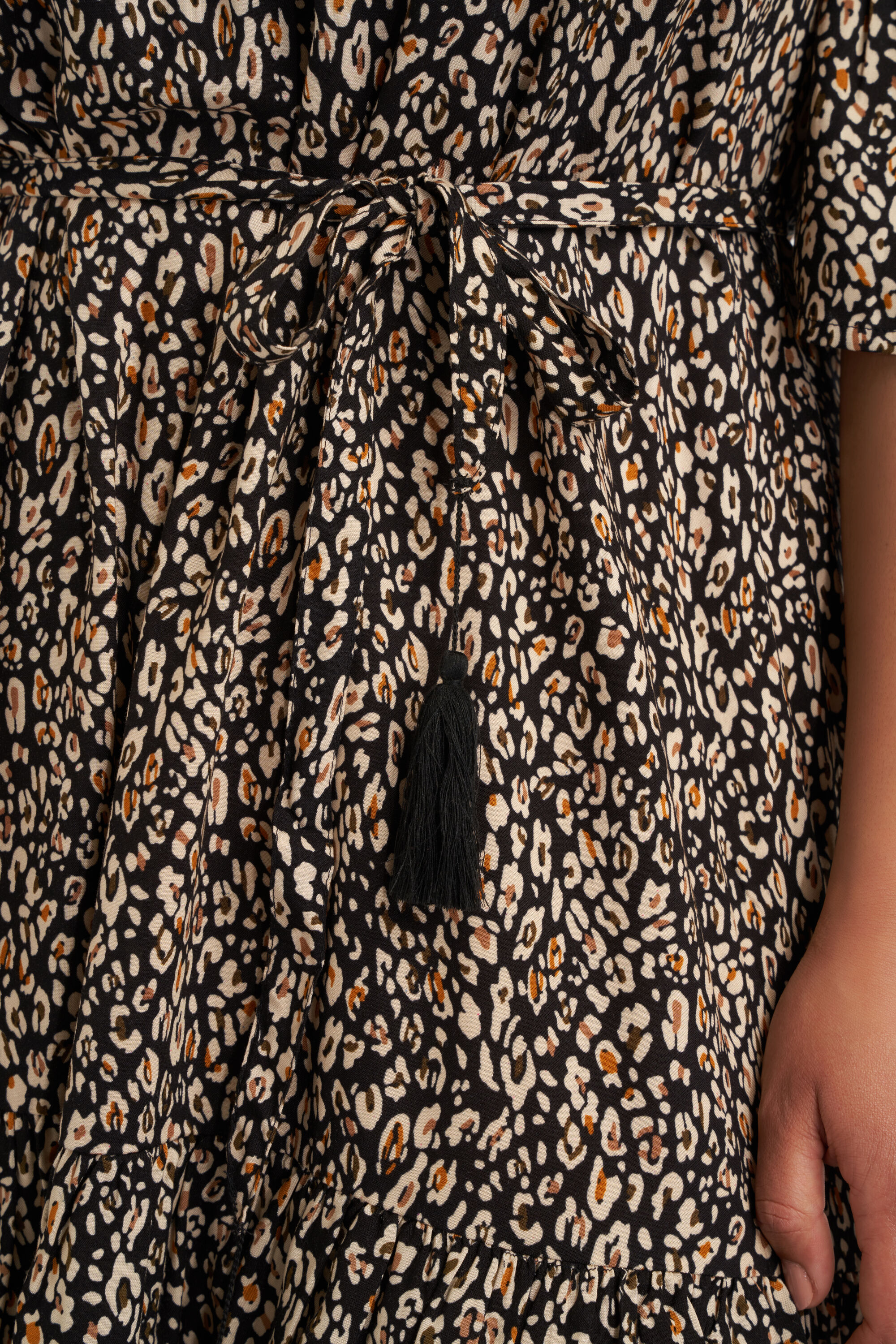 Schulterfreies Kleid mit Print image number 5