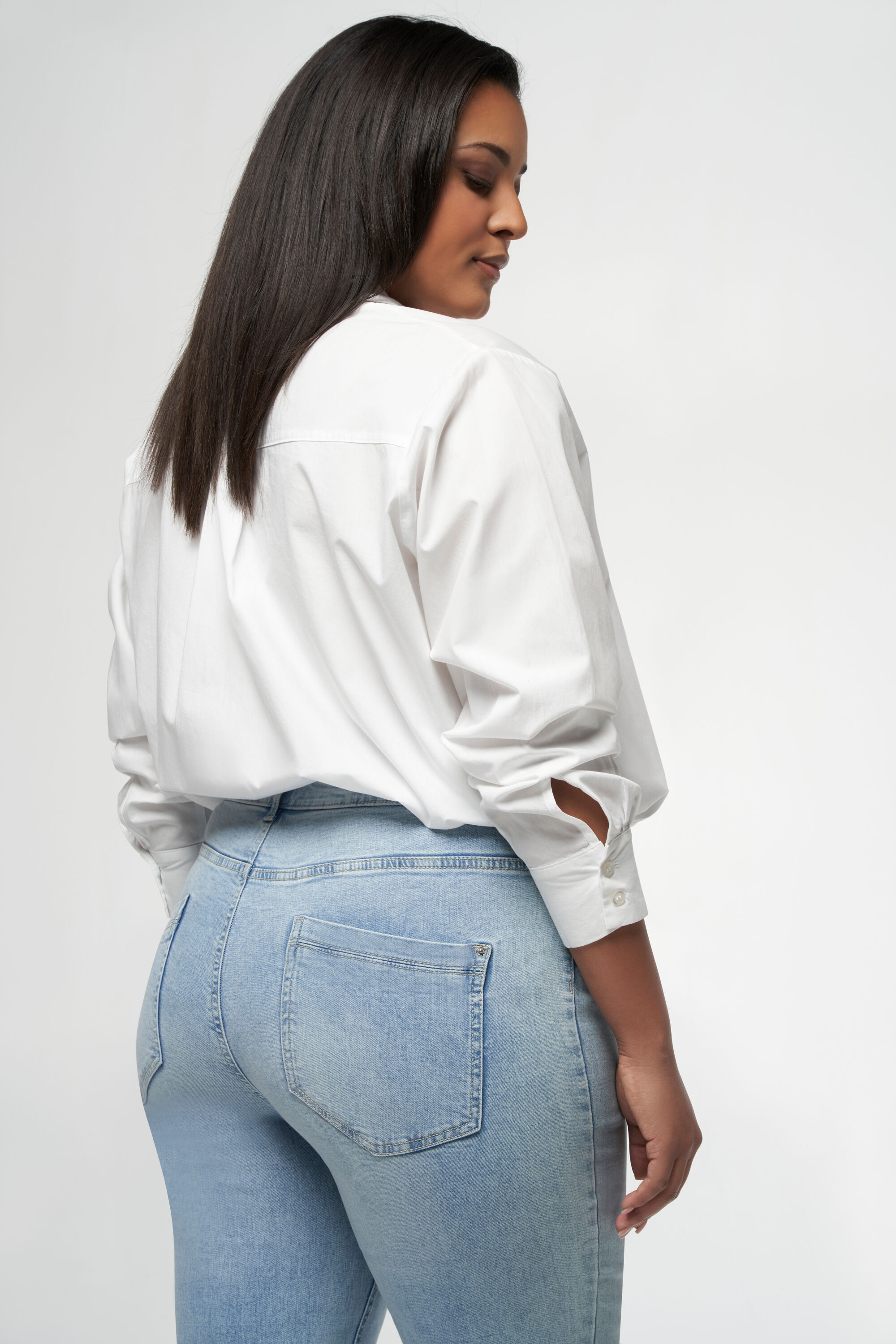 IRIS Slim-Leg Jeans image number 5