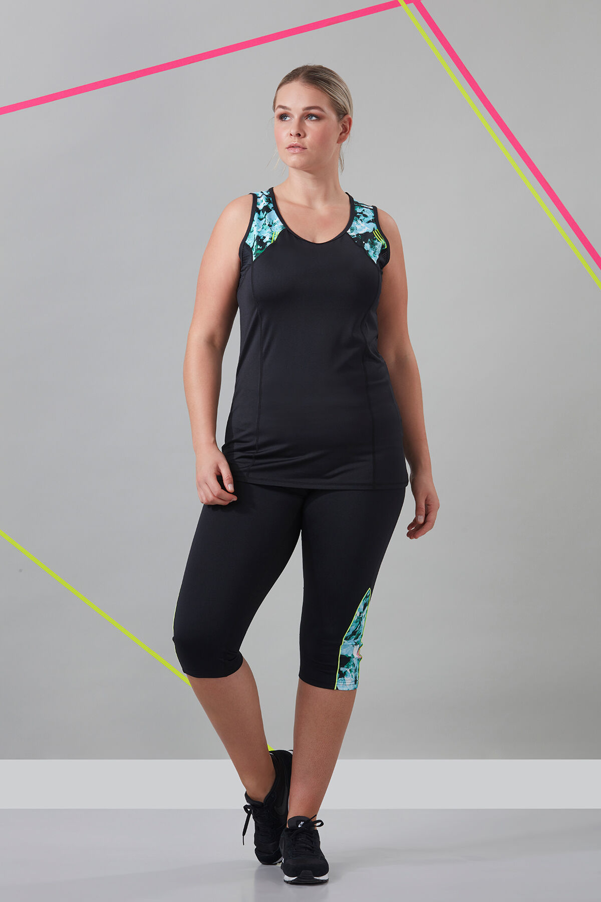 Sport-Top mit Grafik-Print image number 5