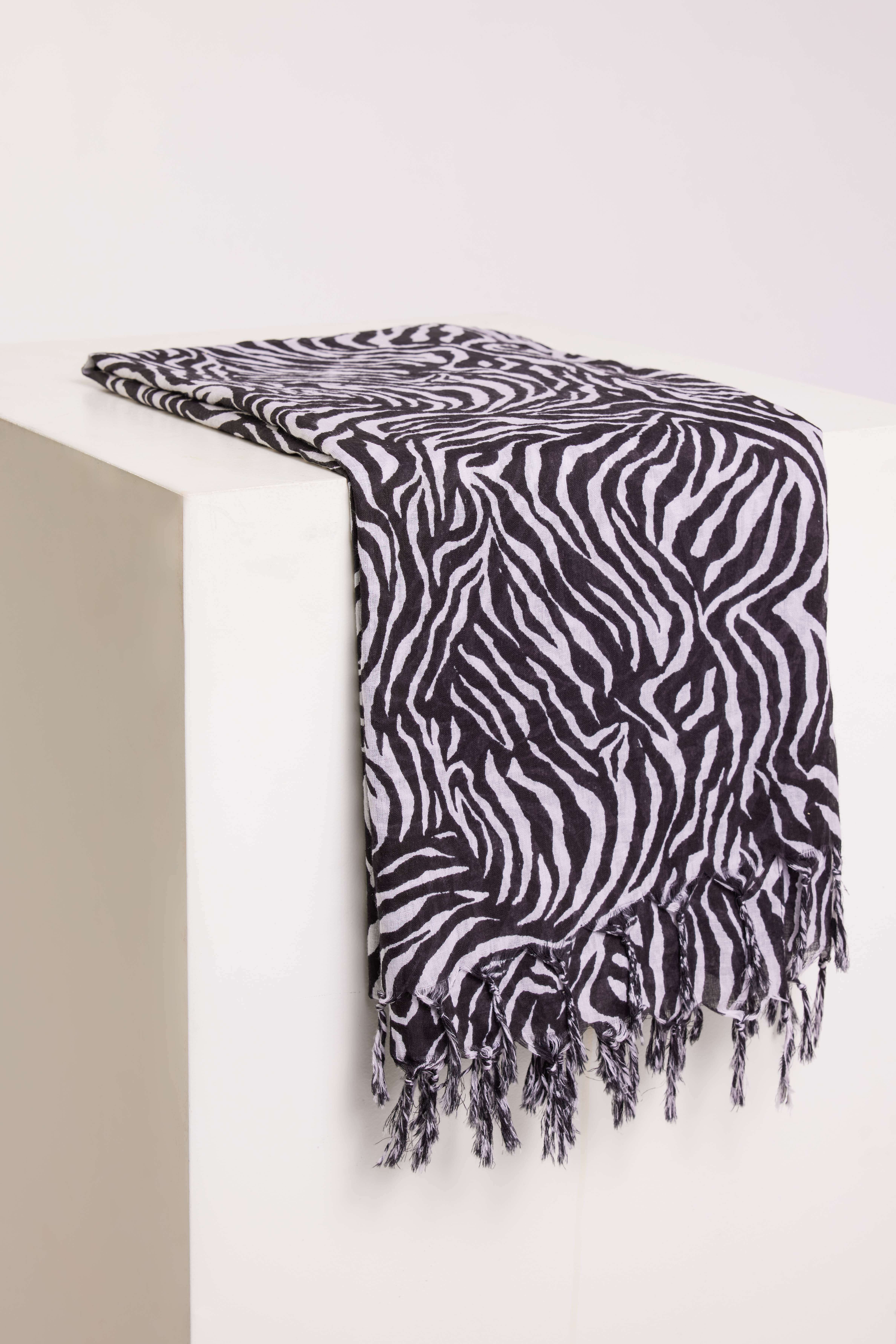 Pareo mit Zebra Print  image number 4