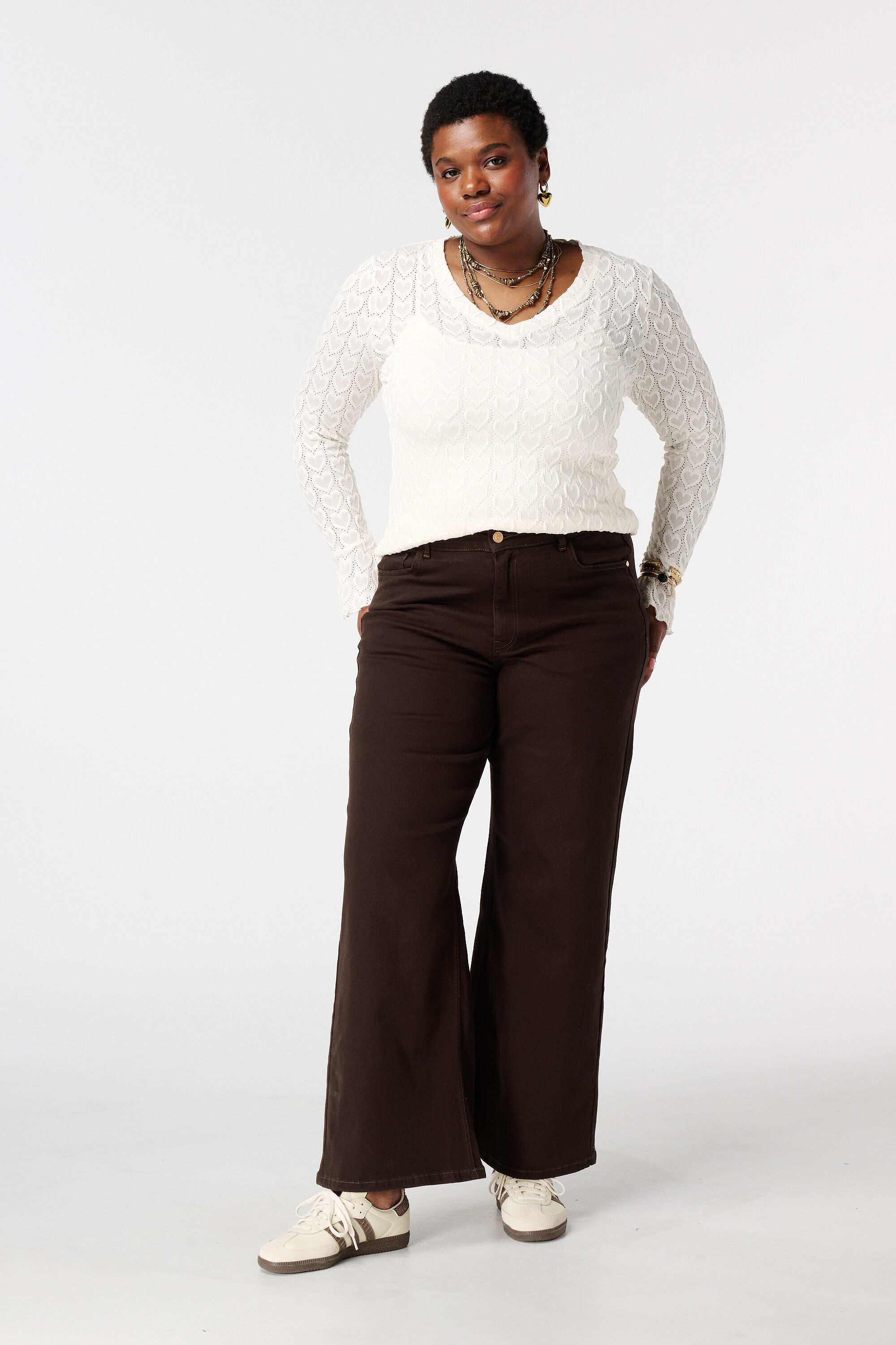 Jeans mit weitem Bein und hoher Taille