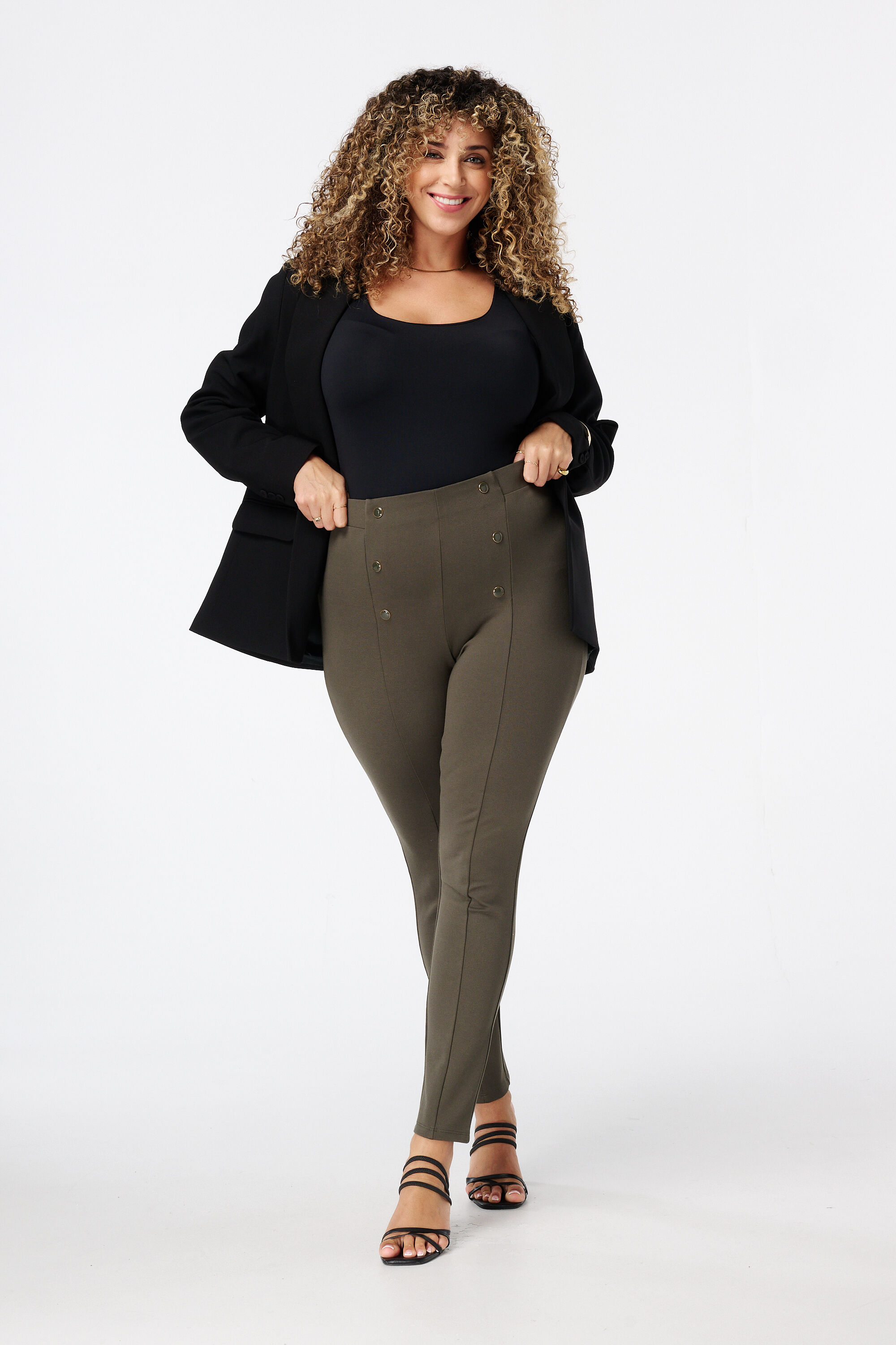 Tregging mit Zierkn&ouml;pfen